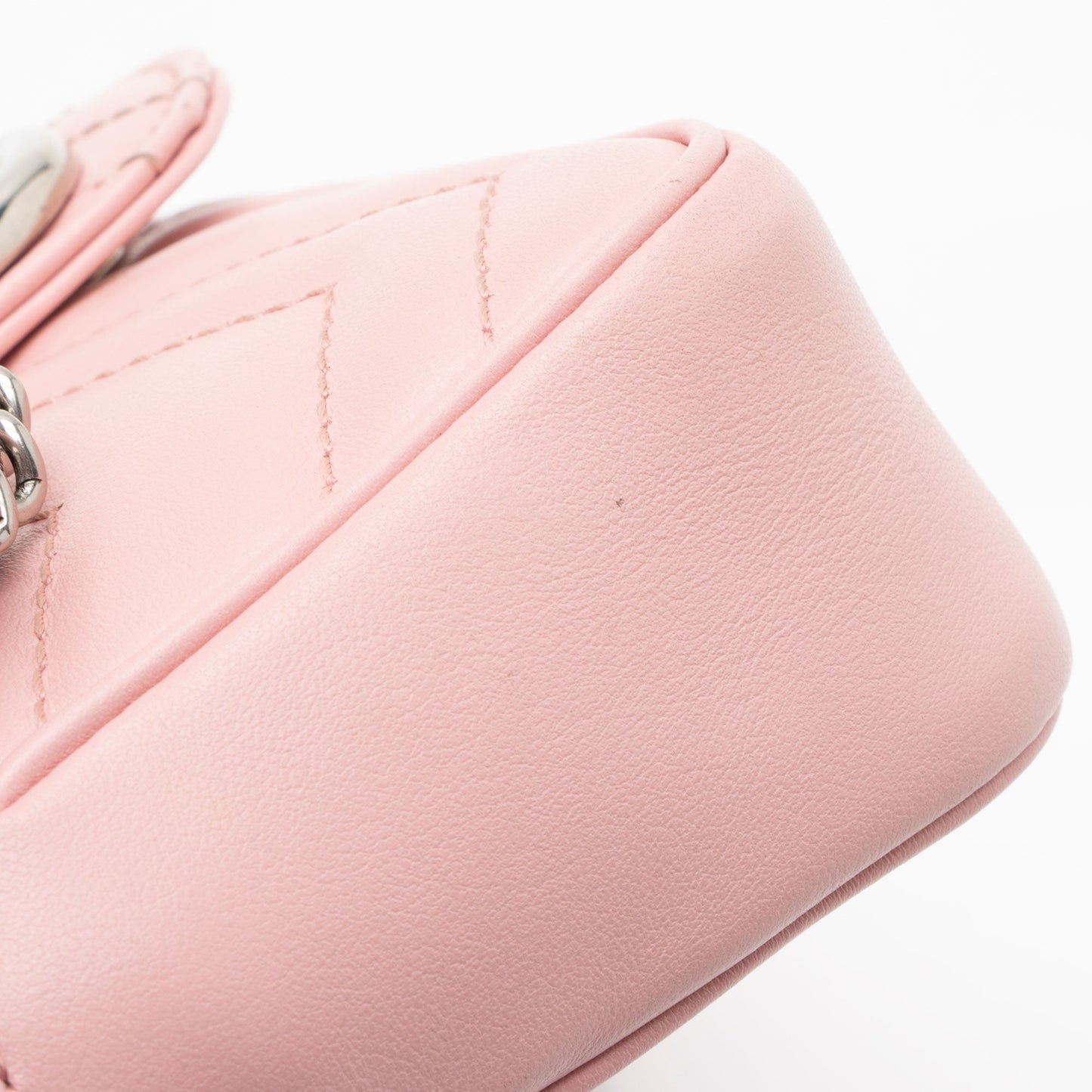 Gucci Matelasse Leather GG Marmont Super Mini Flap Bag (SHF-YnNOt3)