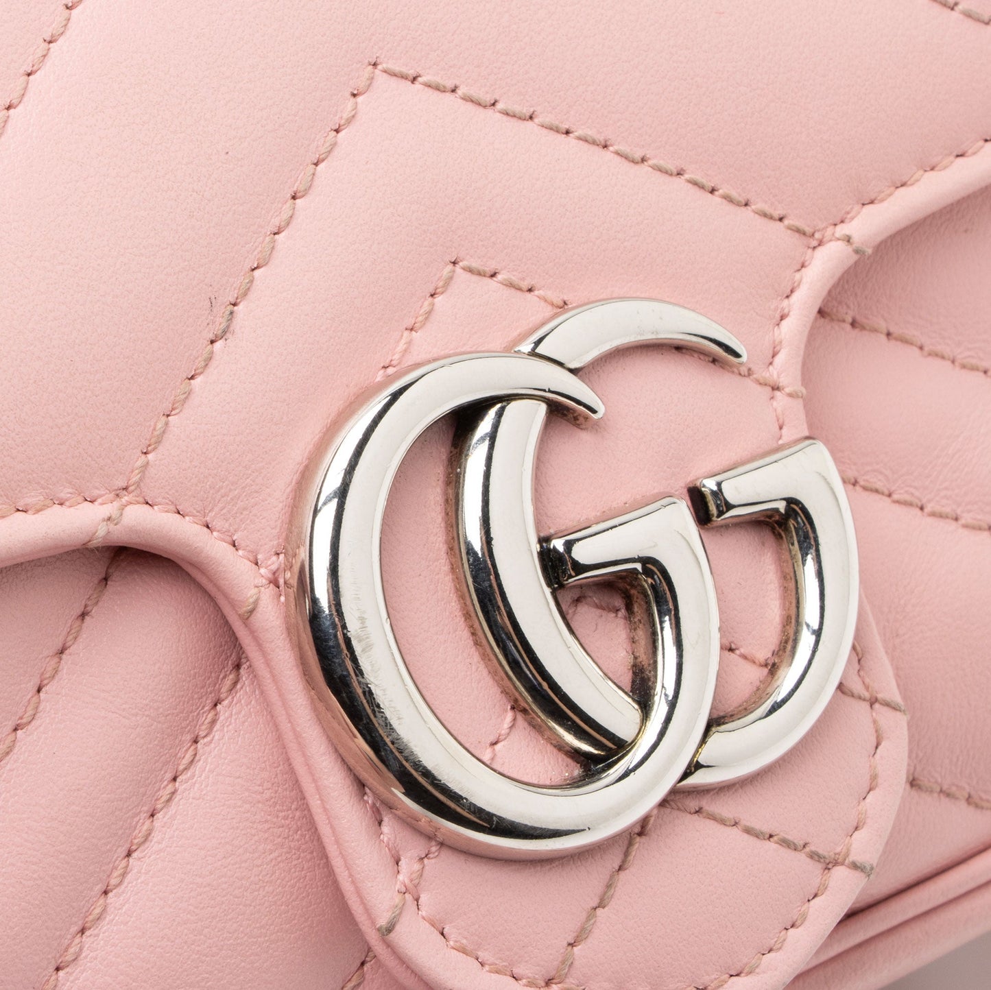 Gucci Matelasse Leather GG Marmont Super Mini Flap Bag (SHF-YnNOt3)