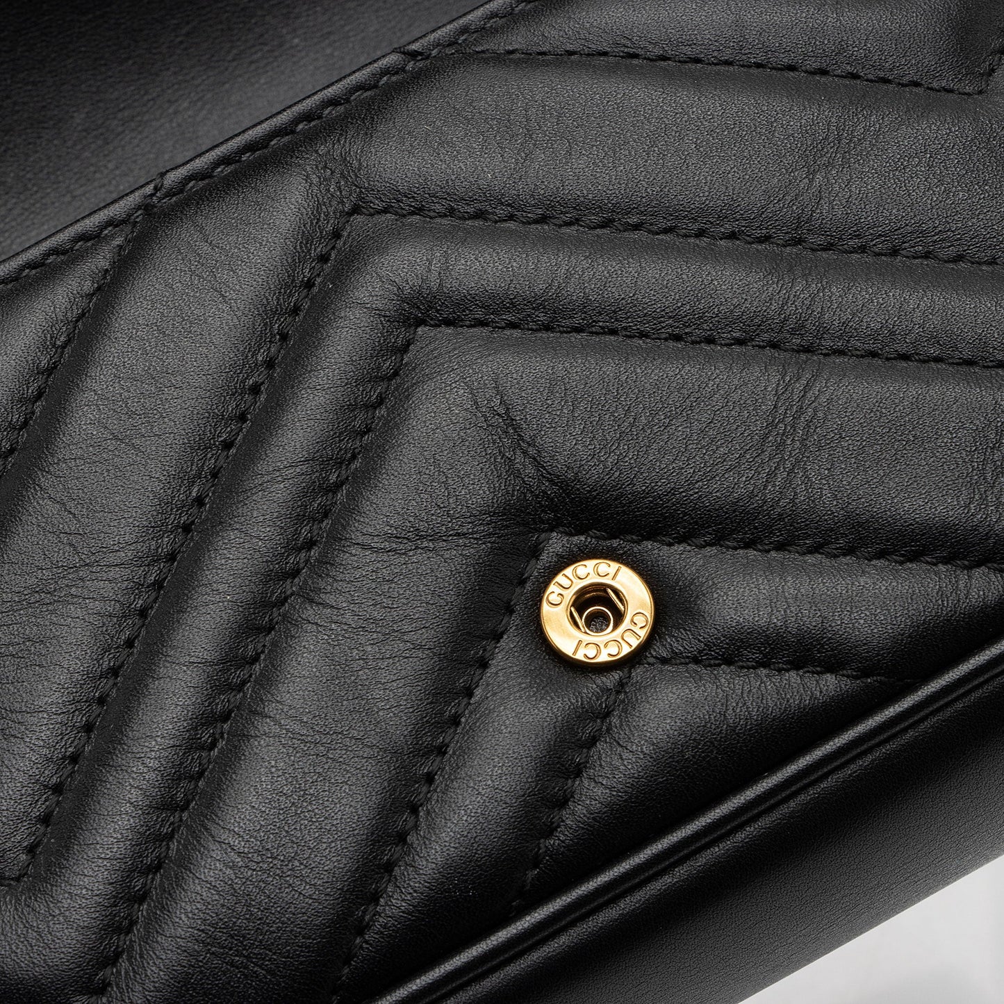 Gucci Matelasse Leather GG Marmont Super Mini Flap Bag (SHF-fWvNlT)