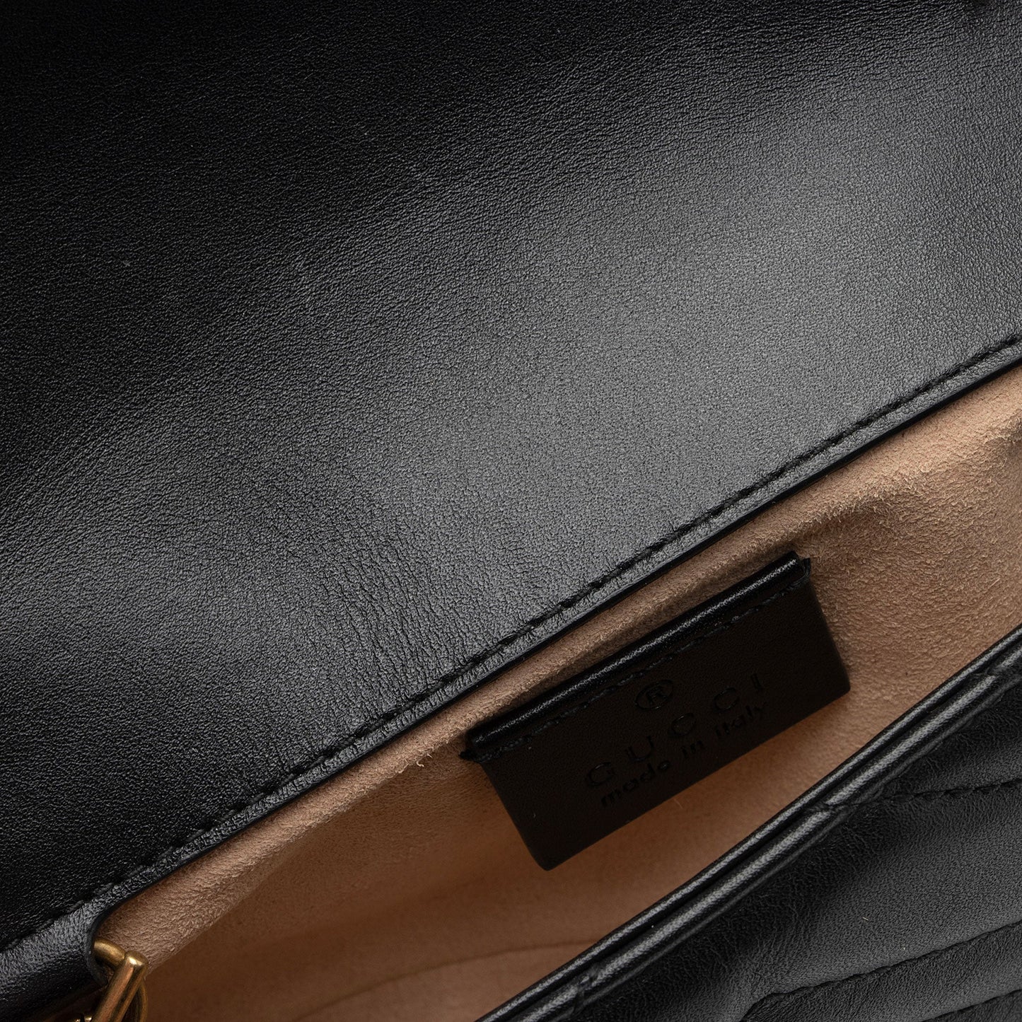 Gucci Matelasse Leather GG Marmont Super Mini Flap Bag (SHF-fWvNlT)