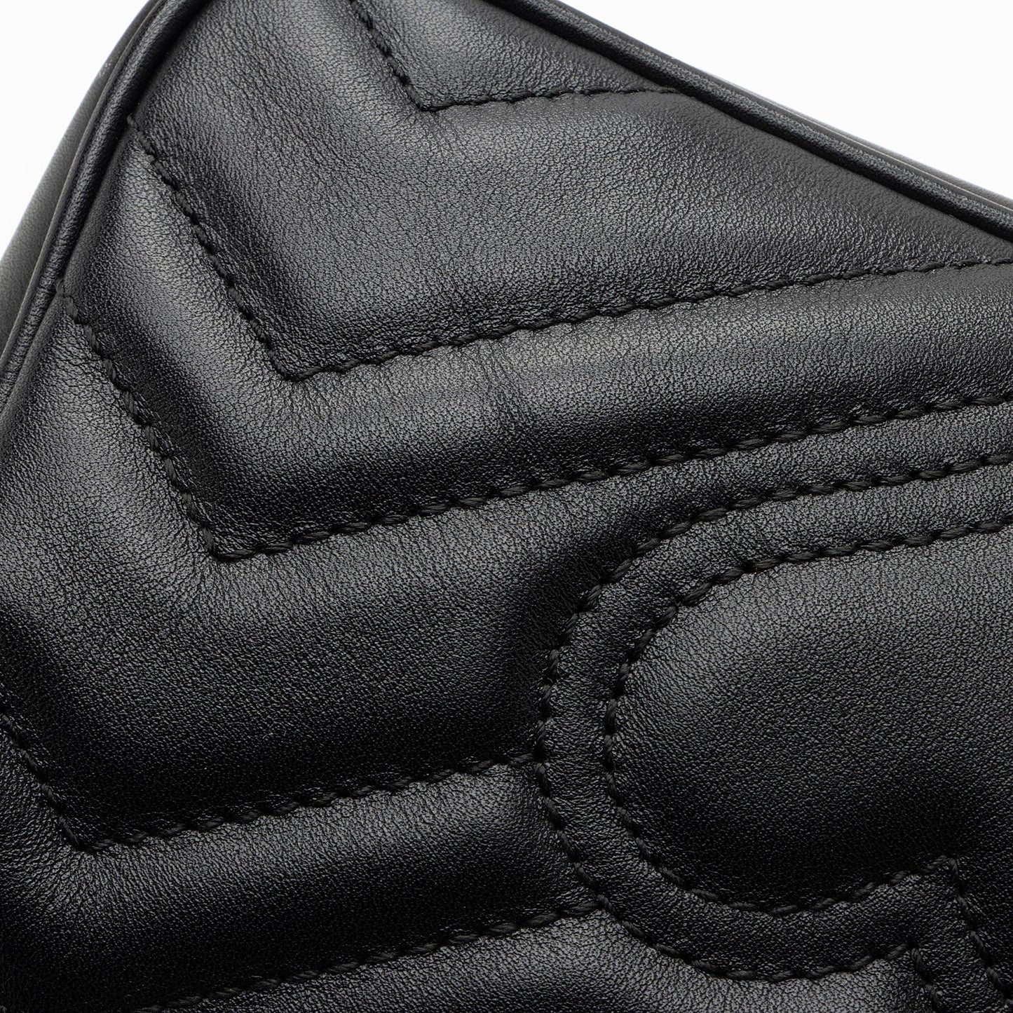 Gucci Matelasse Leather GG Marmont Super Mini Flap Bag (SHF-fWvNlT)
