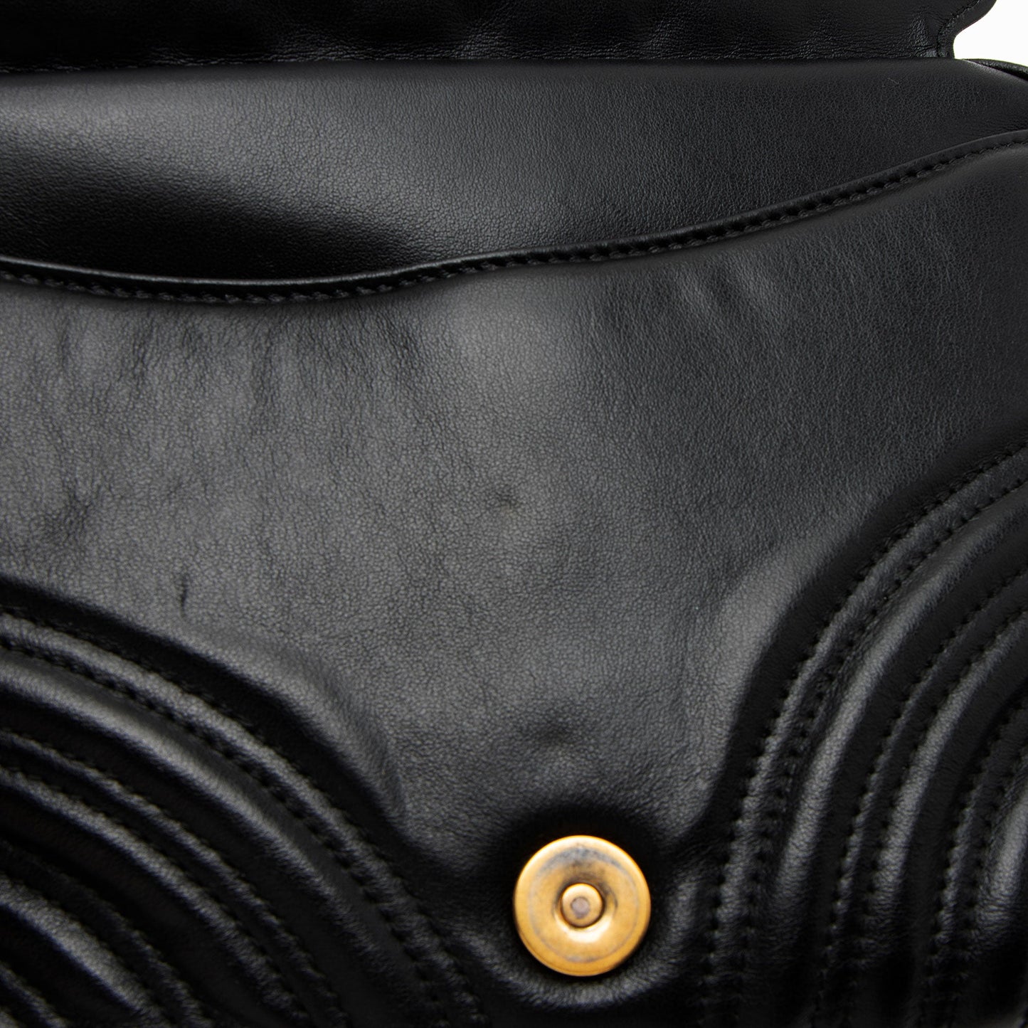 Gucci Matelasse Leather GG Marmont Zip Around Top Handle (SHF-aqAv76)