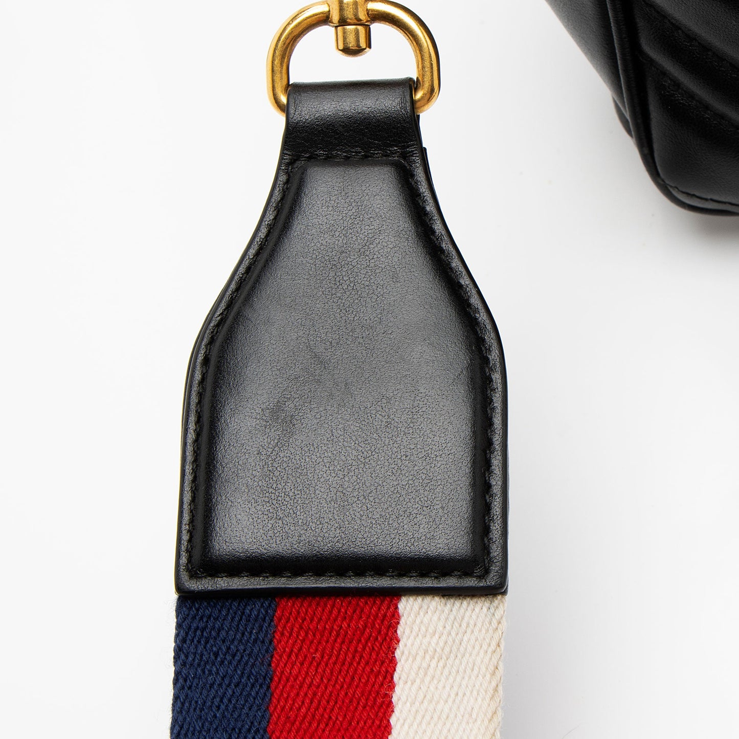 Gucci Matelasse Leather GG Marmont Zip Around Top Handle (SHF-aqAv76)
