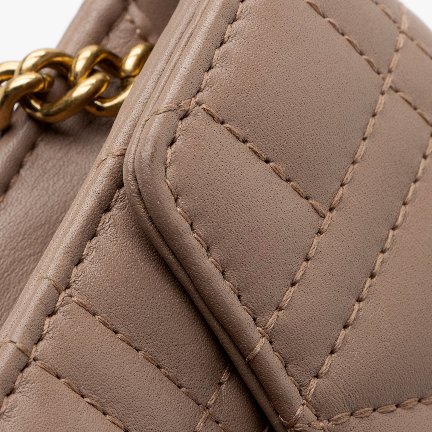 Gucci Matelasse Leather Pearl GG Marmont Flap Mini Wallet Bag (SHF-XrFkq1)
