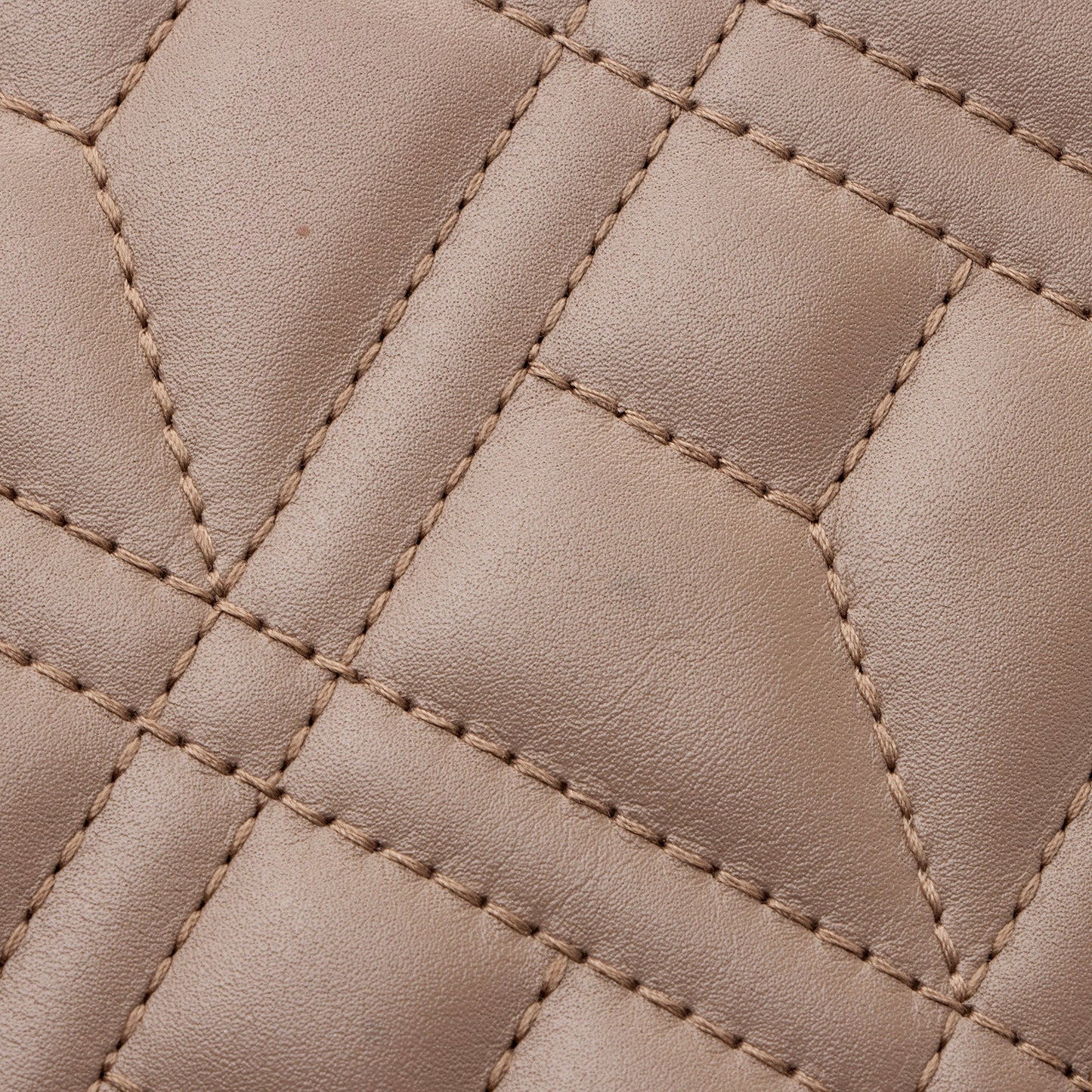 Gucci Matelasse Leather Pearl GG Marmont Flap Mini Wallet Bag (SHF-XrFkq1)