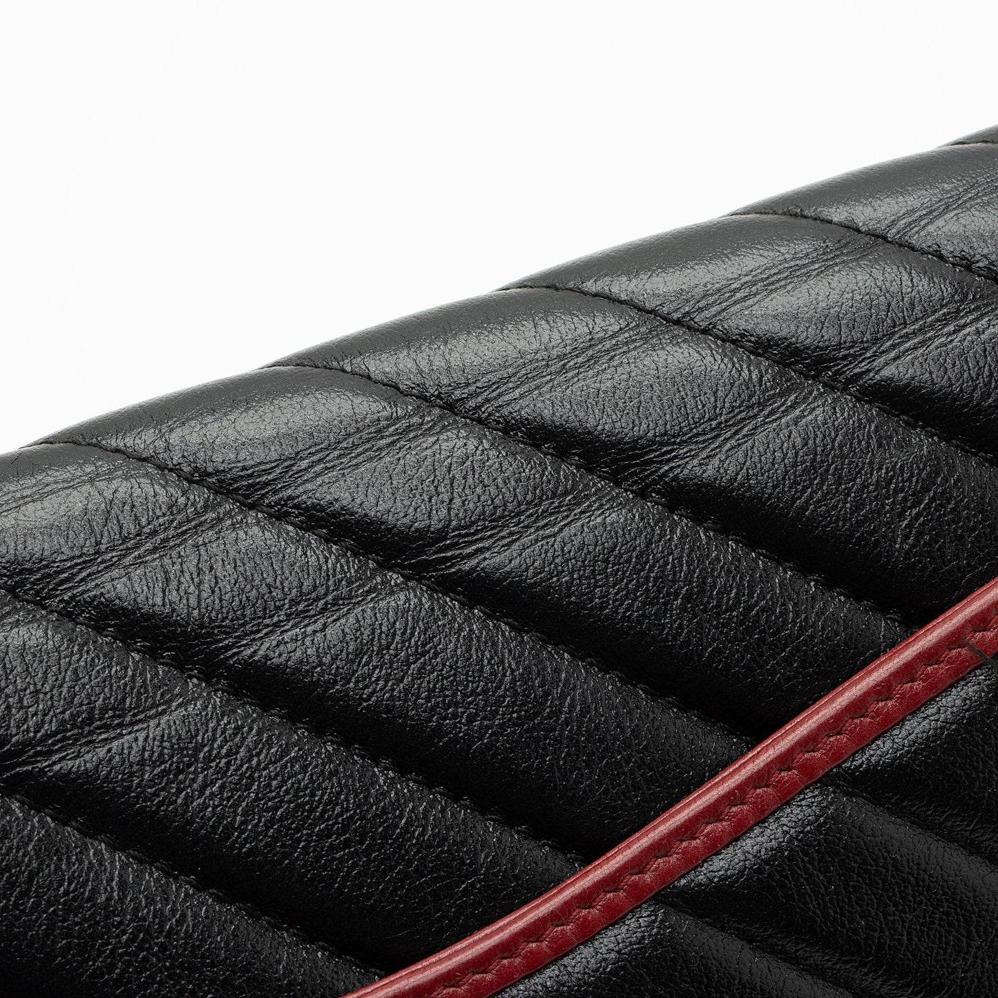 Gucci Matelasse Leather Torchon GG Marmont Clutch (SHF-GnVwkR)