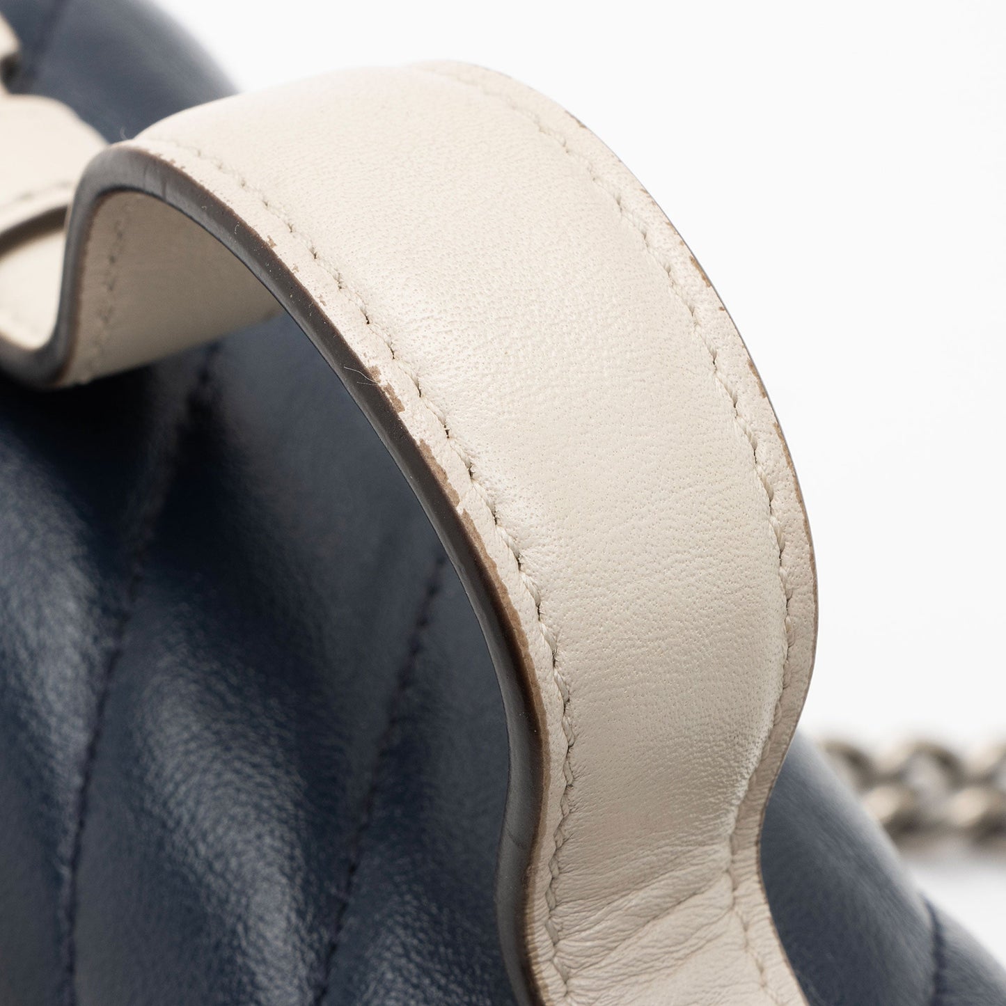 Gucci Matelasse Leather Torchon GG Marmont Mini Top Handle (SHF-MlSIP6)