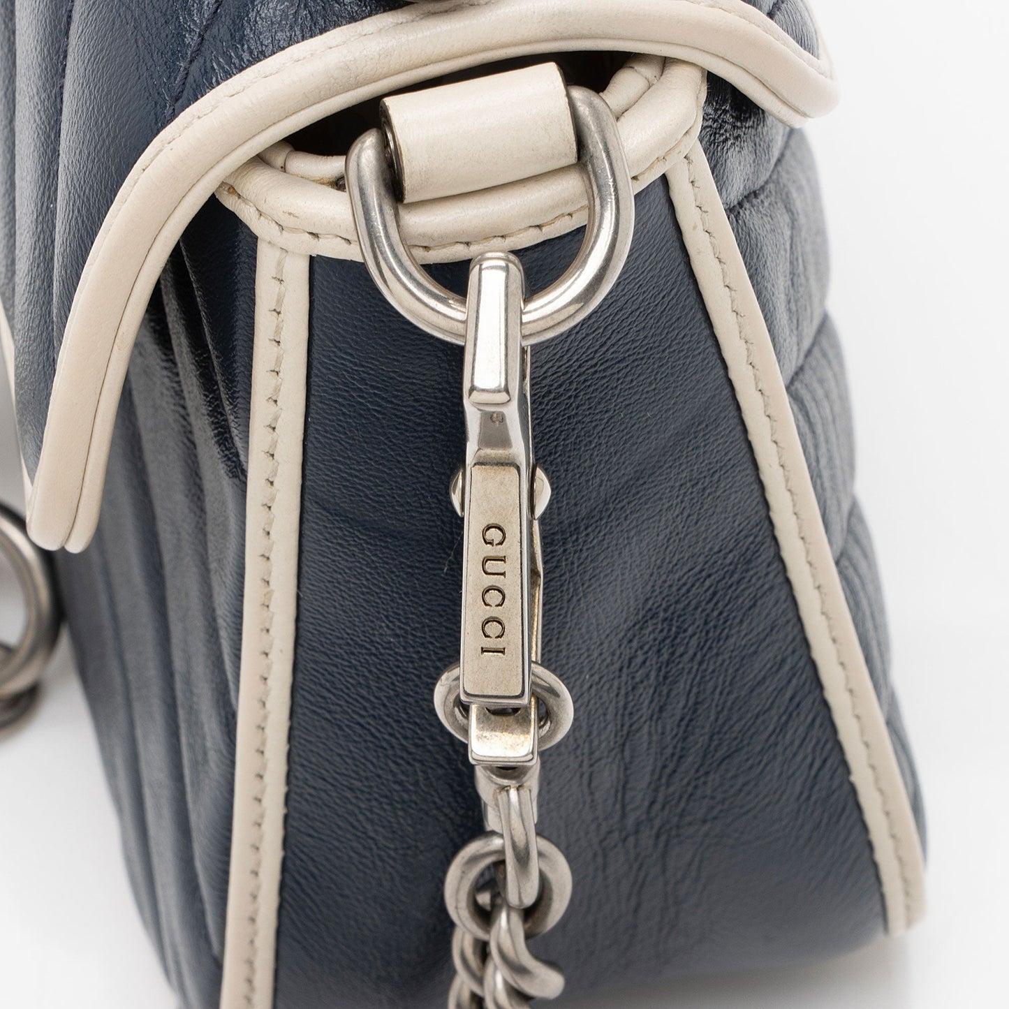 Gucci Matelasse Leather Torchon GG Marmont Mini Top Handle (SHF-MlSIP6)