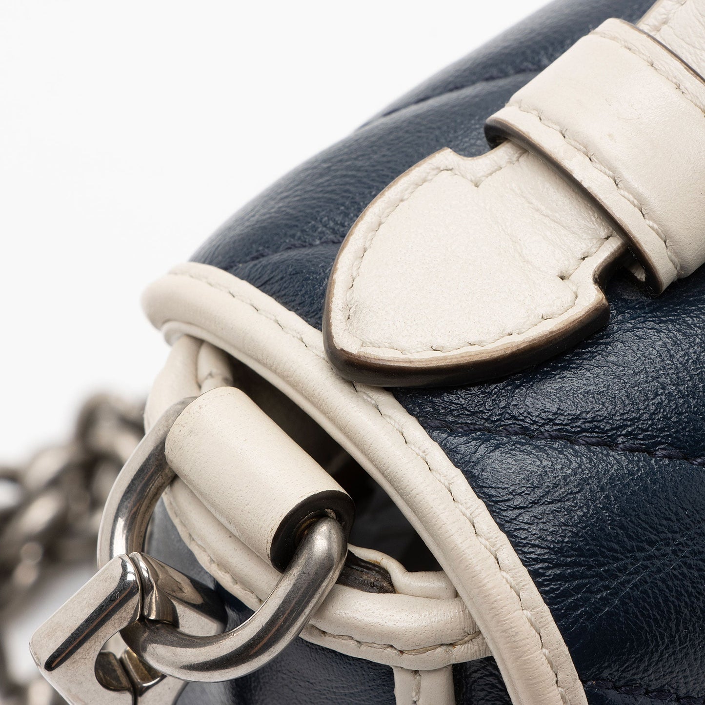 Gucci Matelasse Leather Torchon GG Marmont Mini Top Handle (SHF-MlSIP6)