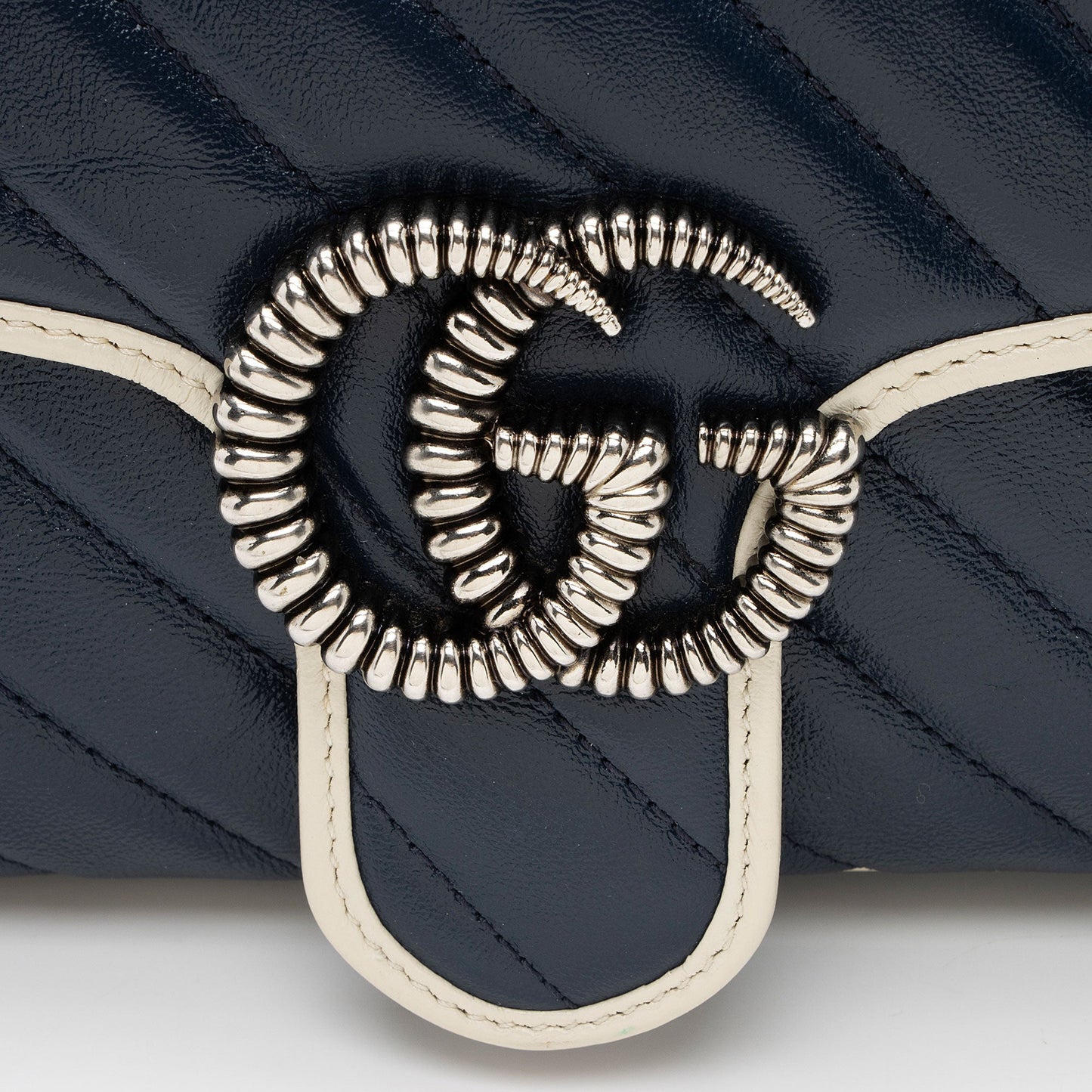 Gucci Matelasse Leather Torchon GG Marmont Small Flap Bag (SHF-UvP9FL)