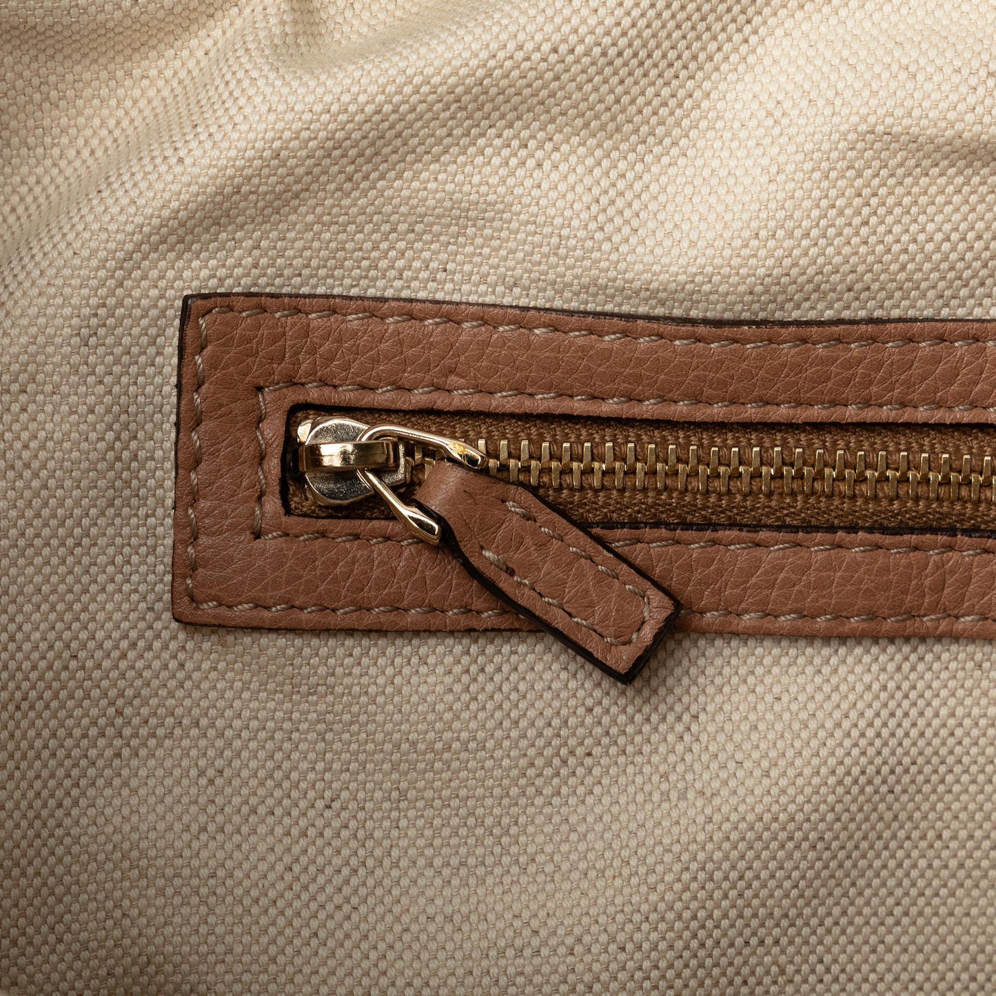 Gucci Medium Bella Shoulder Bag (SHG-mRsZ8c)