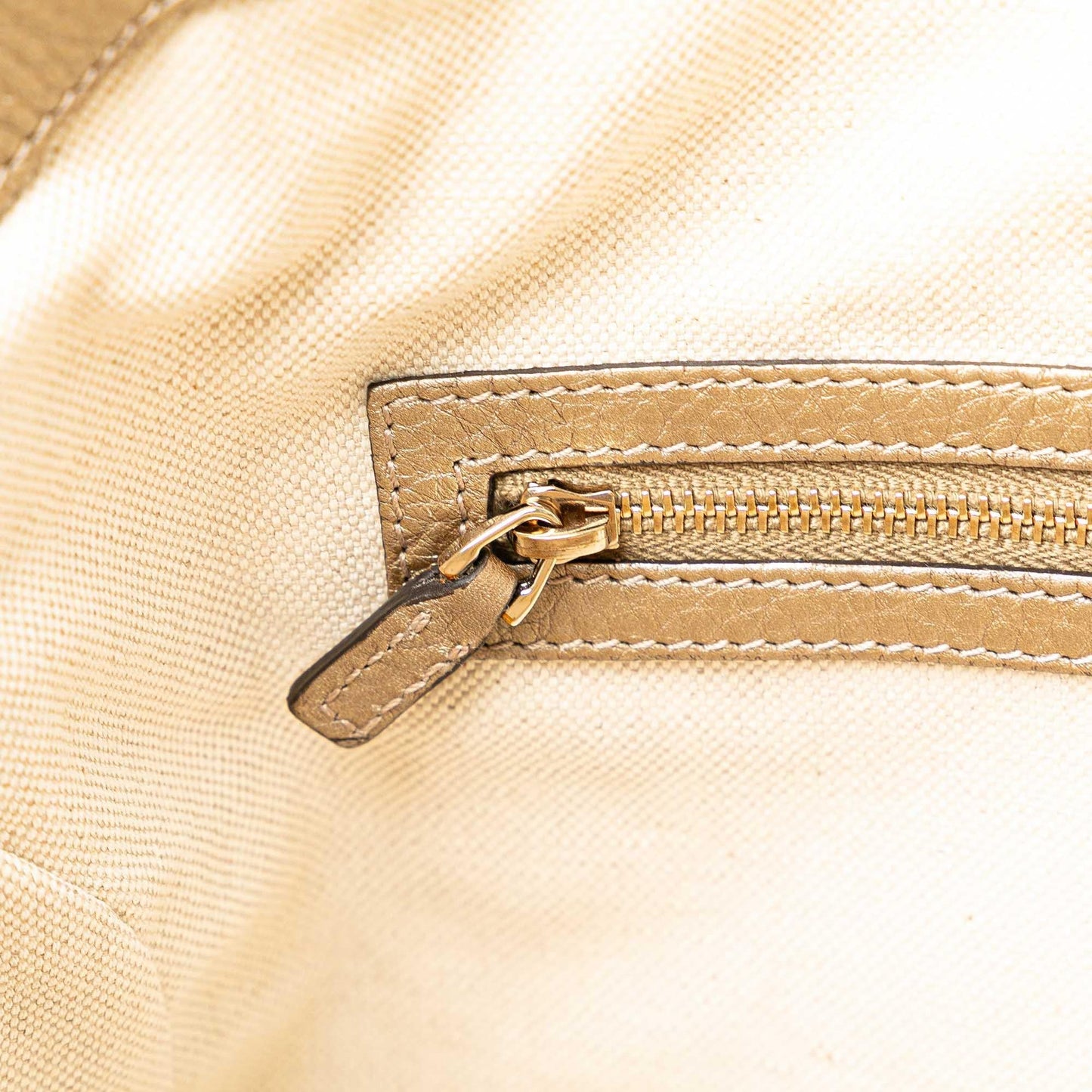 Gucci Medium Bella Shoulder Bag (SHG-BXjp1R)