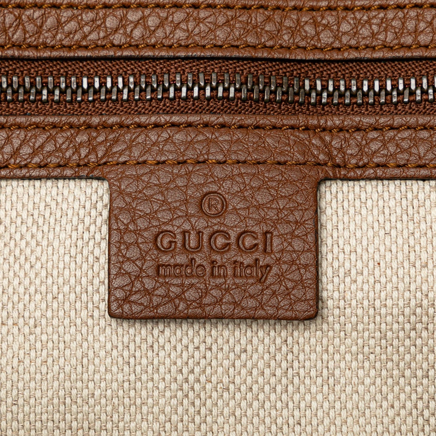 Gucci Medium Denim Soho Chain Tote (SHG-HWzqzR)