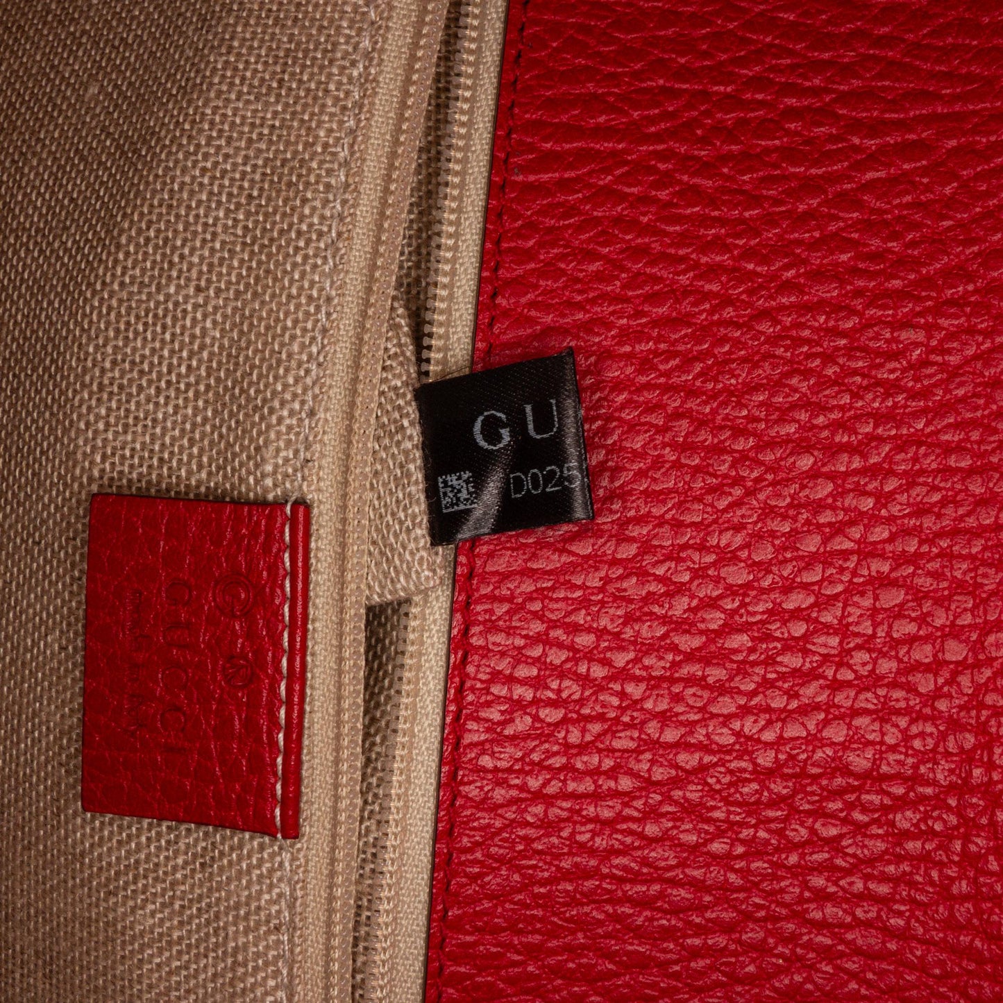 Gucci Medium Dollar Interlocking G Crossbody Bag (SHG-PDyodp)