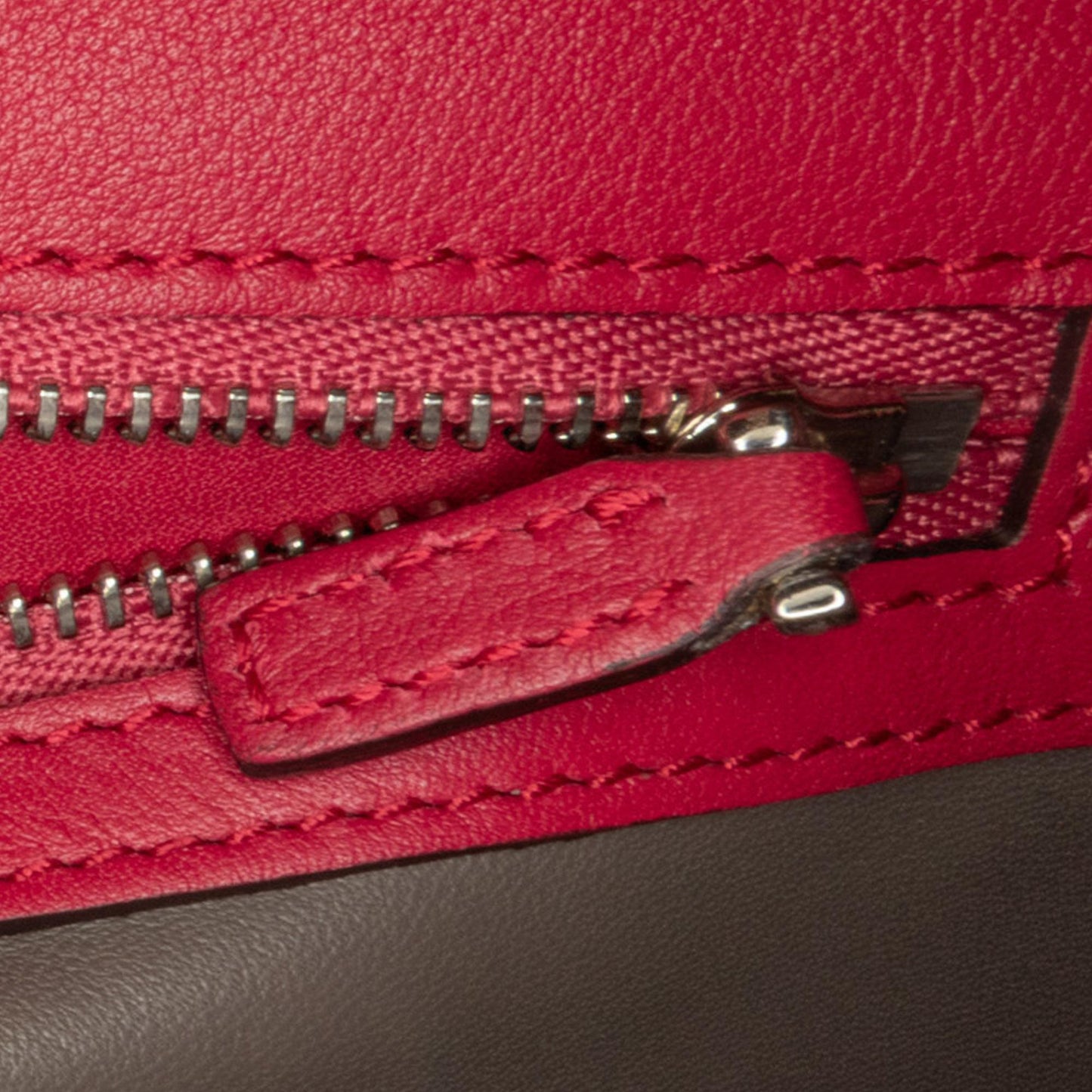 Gucci Medium Dollar Interlocking G Crossbody (SHG-KMESIg)