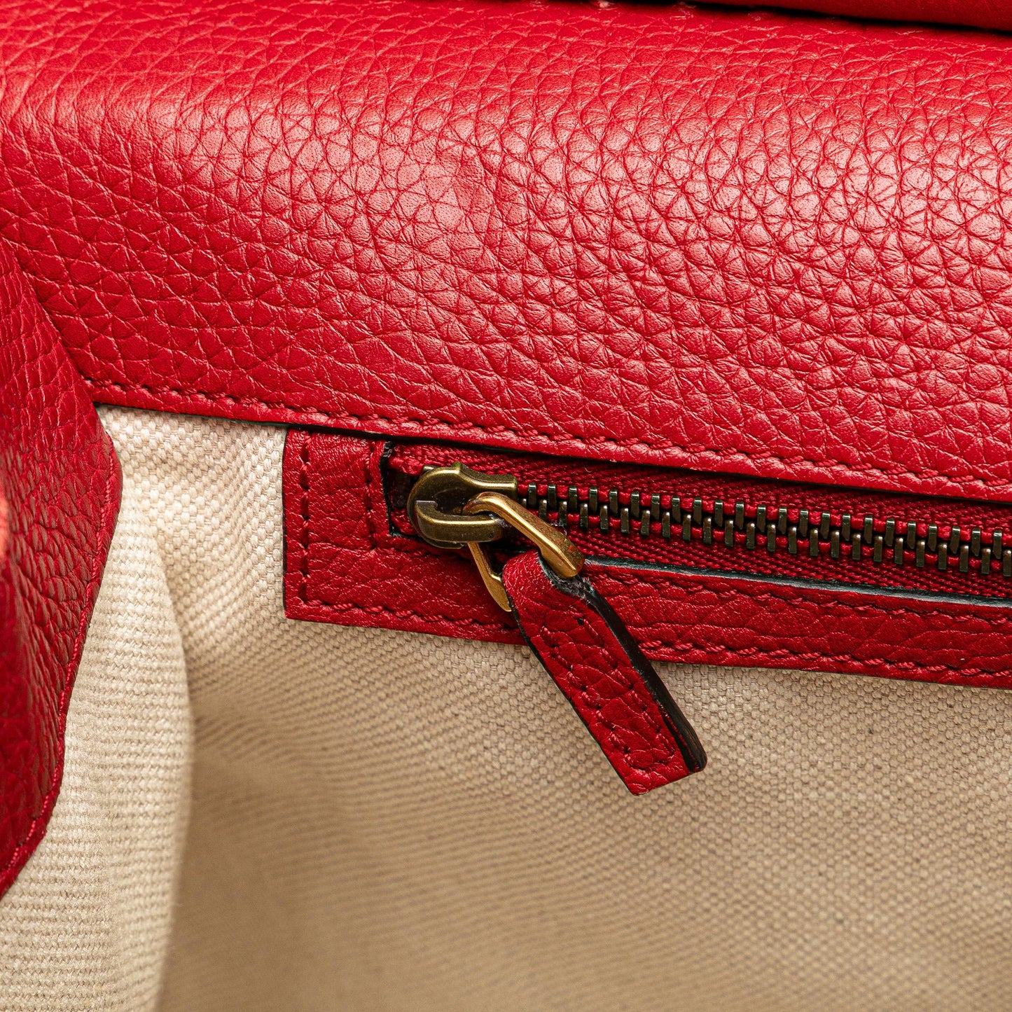 Gucci Medium GG Marmont Grained Leather Top Handle Satchel