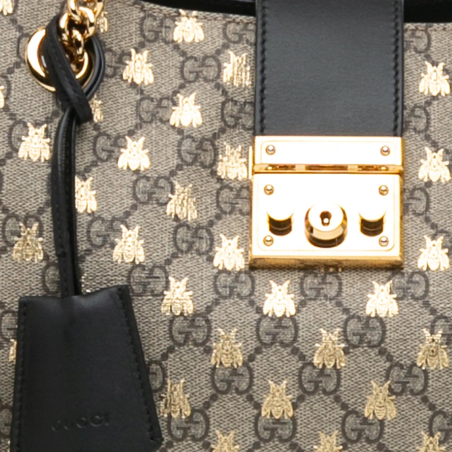 Gucci Medium GG Supreme Bees Padlock Tote (SHG-Gj3oC3)