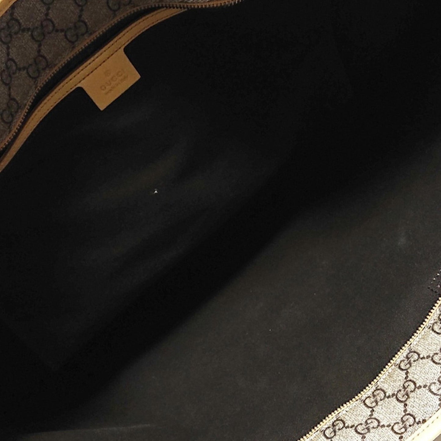Gucci Medium GG Supreme Joy Tote (SHG-OBHtyF)