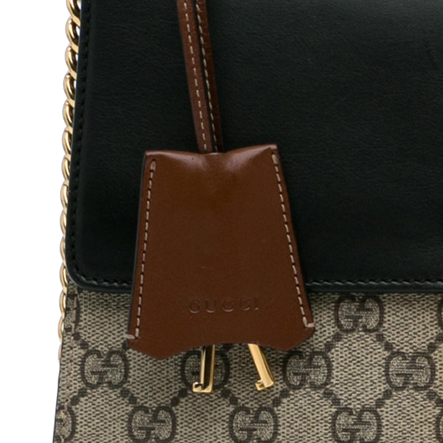 Gucci Medium GG Supreme Padlock Shoulder Bag (SHG-KEUkjB)