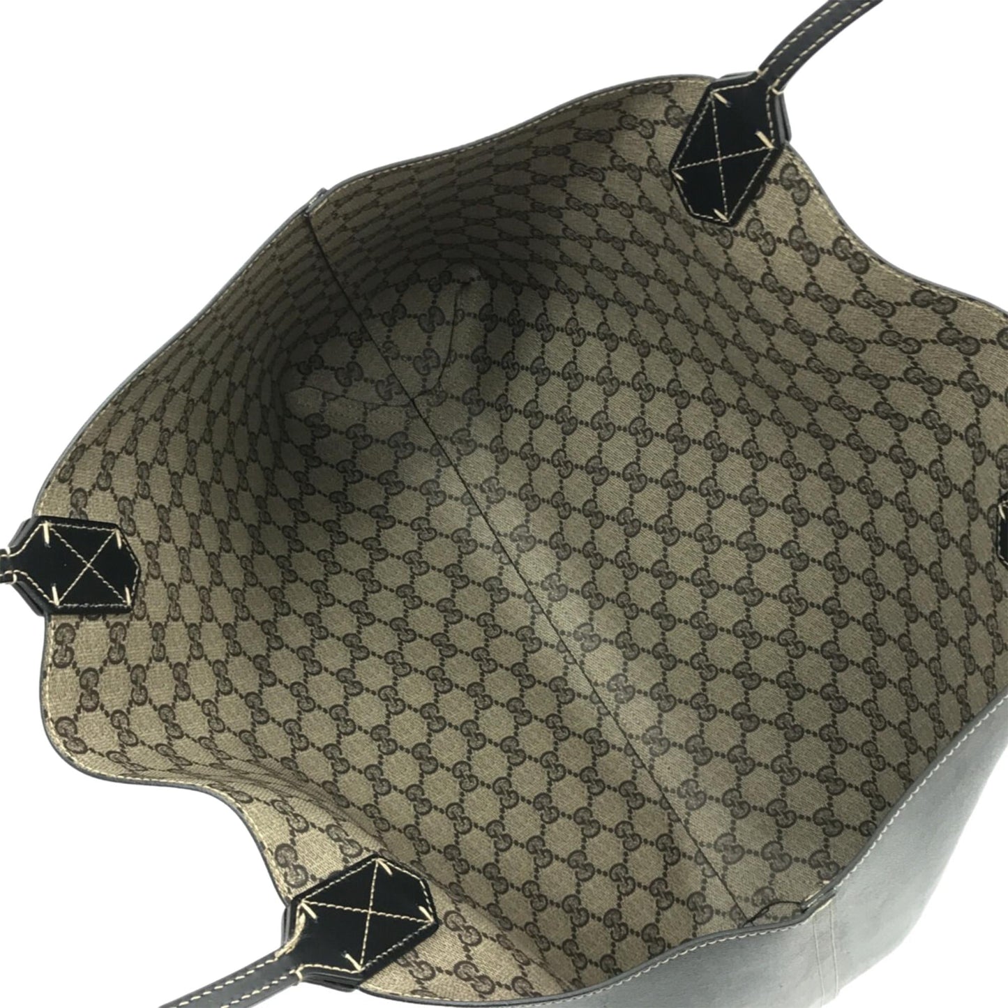 Gucci Medium GG Supreme Reversible Tote (SHG-JKZC4e)