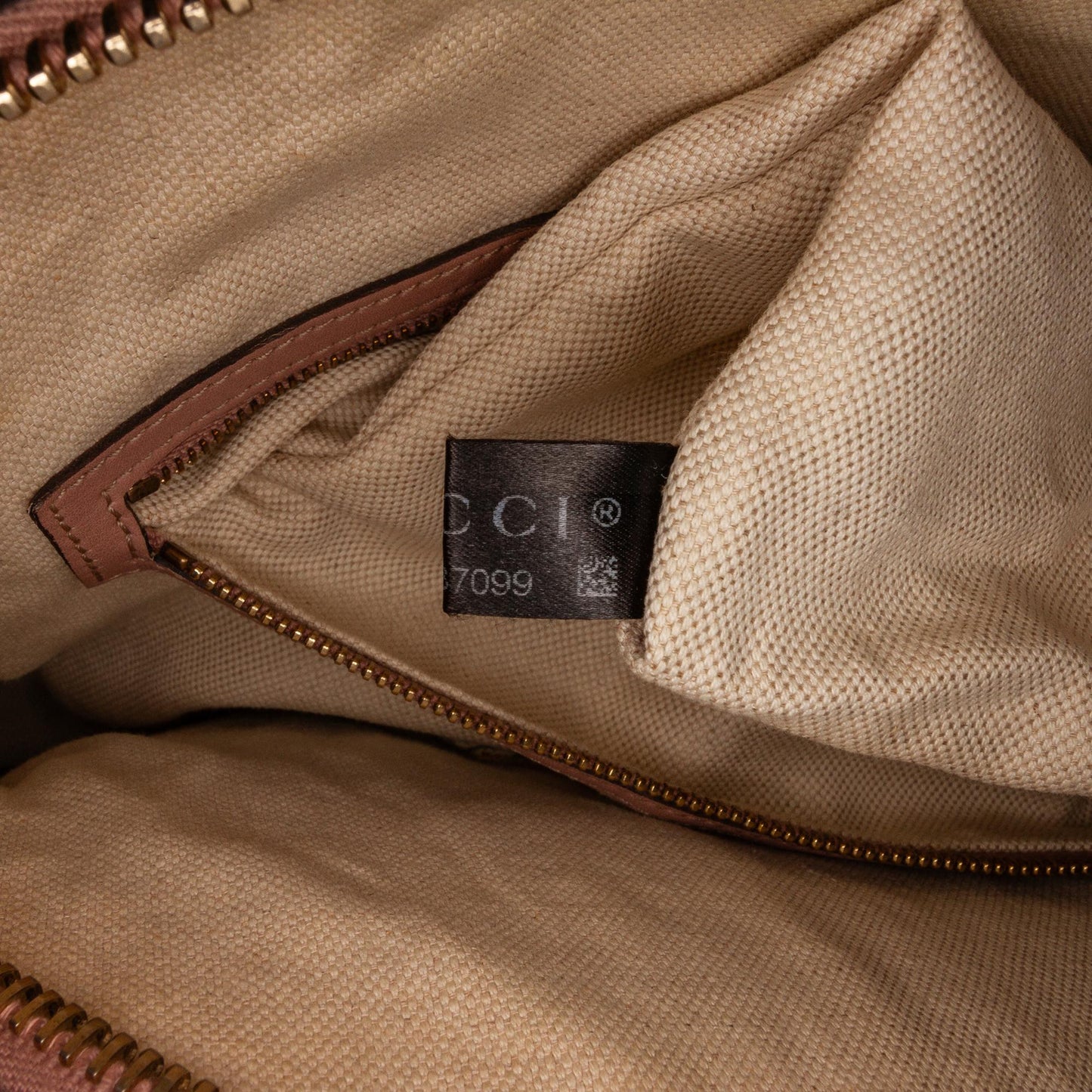 Gucci Medium Guccissima Bree Shoulder Bag (SHG-RyqPcq)