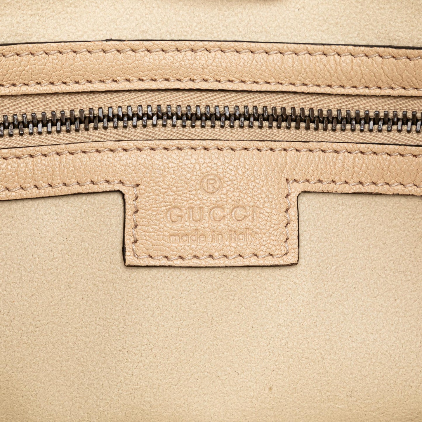 Gucci Medium Leather Aphrodite Crossbody (SHG-xZuJhO)
