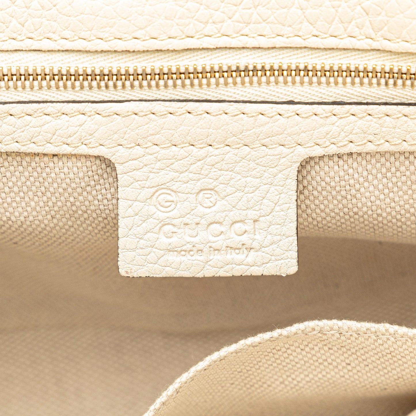 Gucci Medium Leather Soho Chain Flap Crossbody (SHG-4F65Xy)