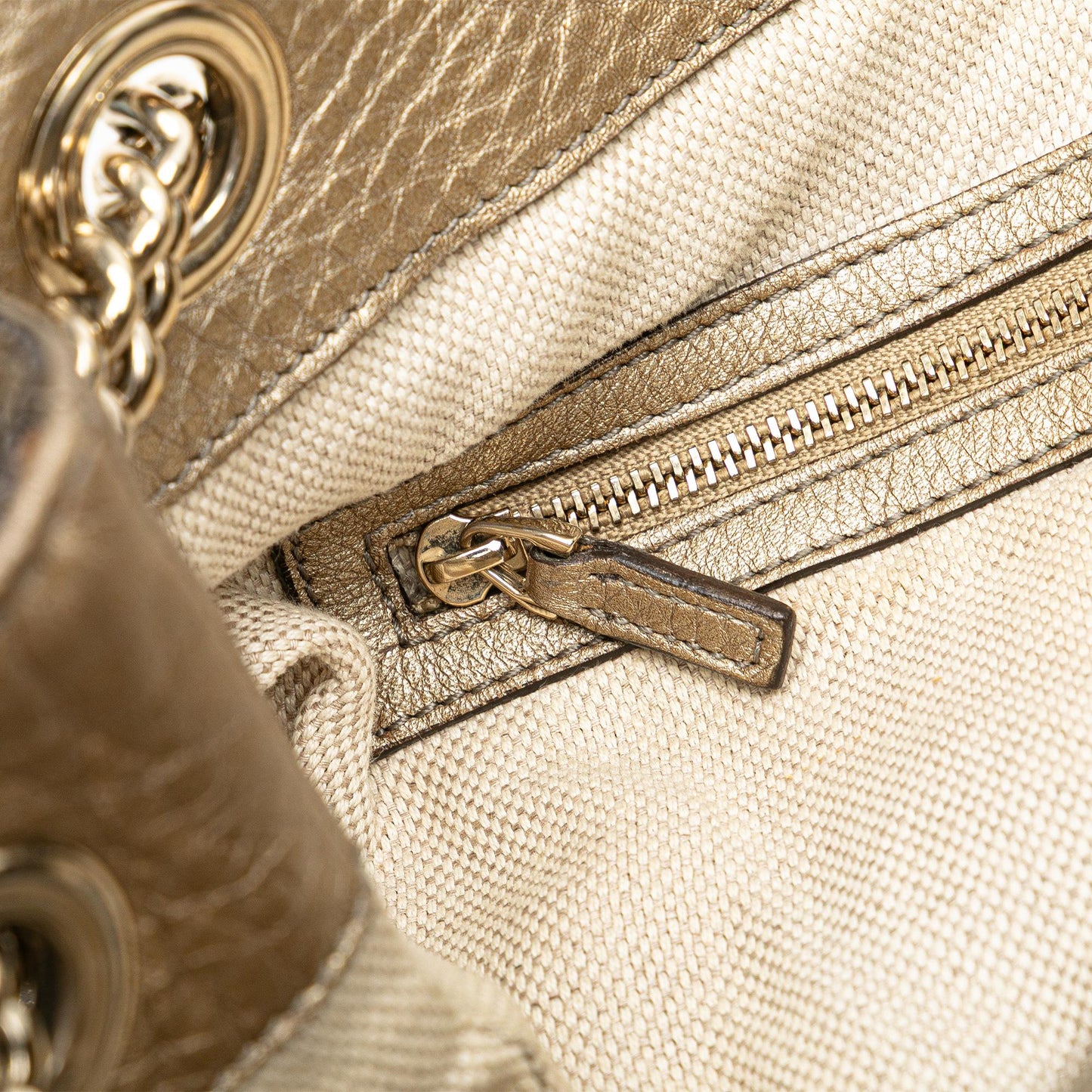 Gucci Medium Leather Soho Chain Tote