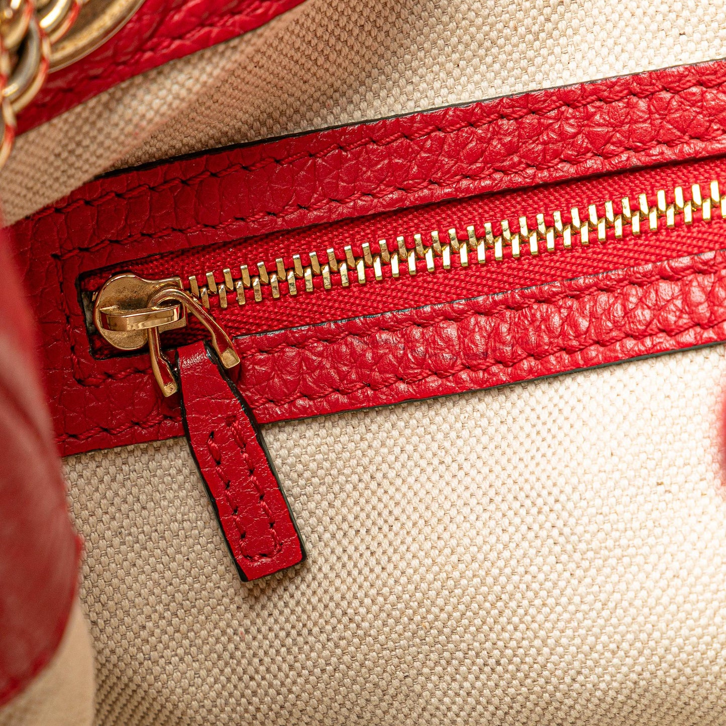 Gucci Medium Leather Soho Chain Tote