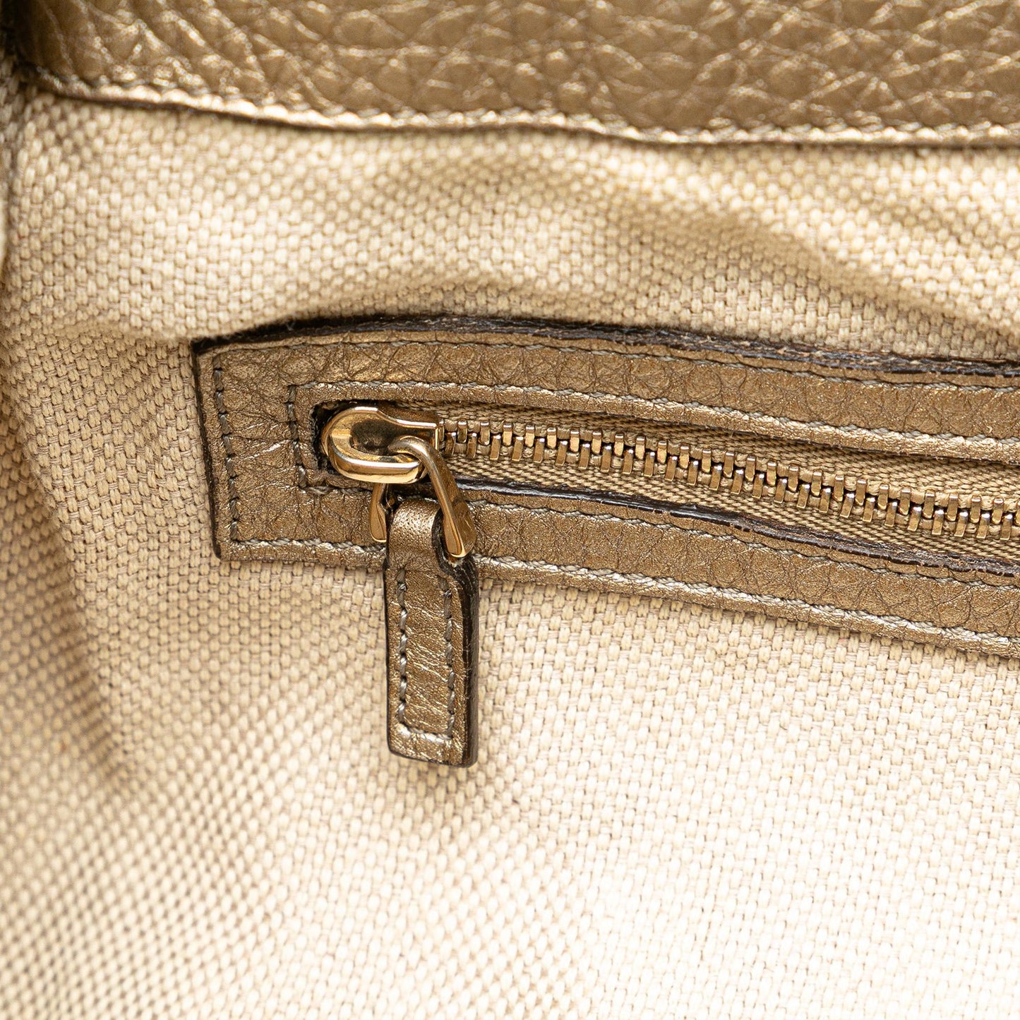Gucci Medium Leather Soho Chain Tote