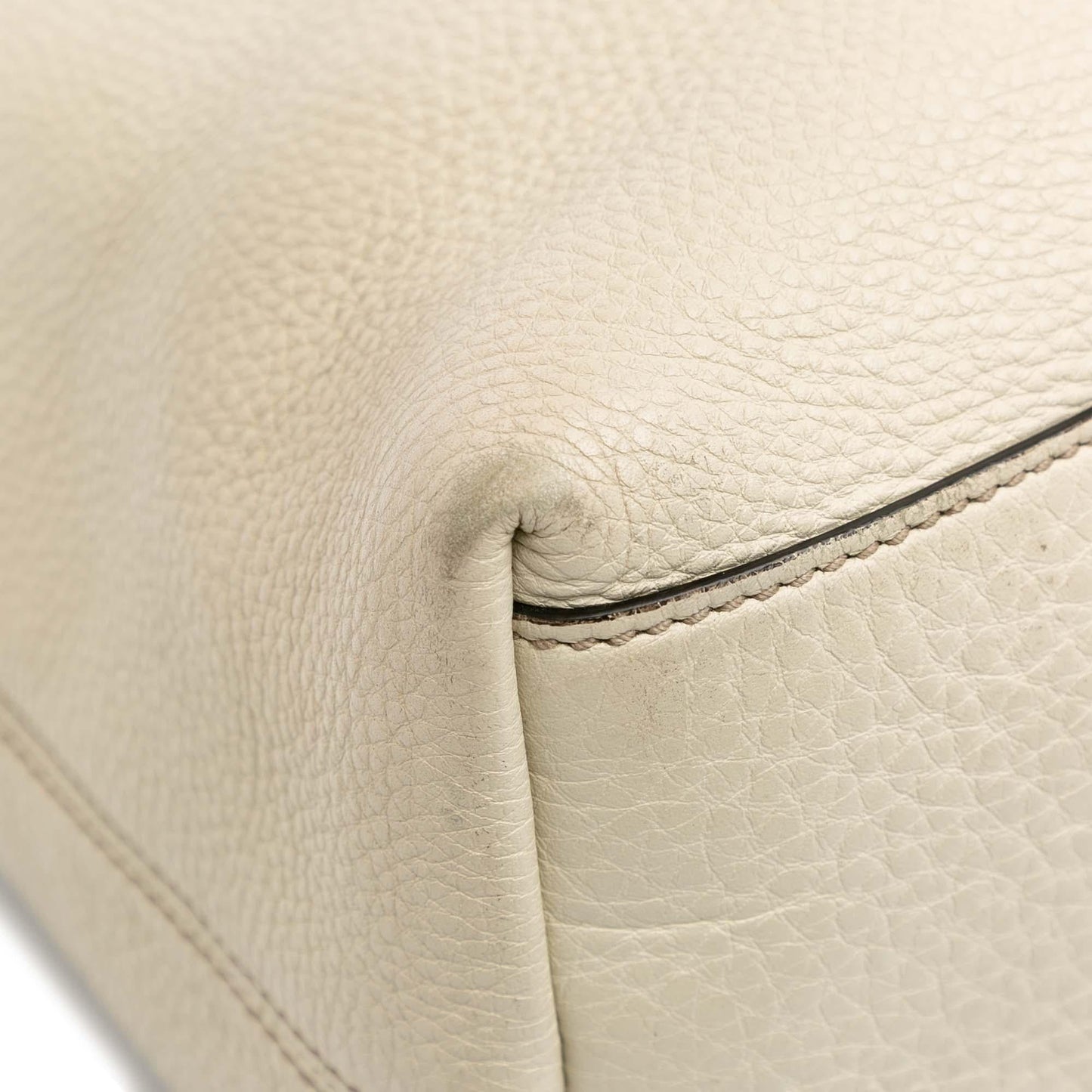 Gucci Medium Leather Soho Chain Tote