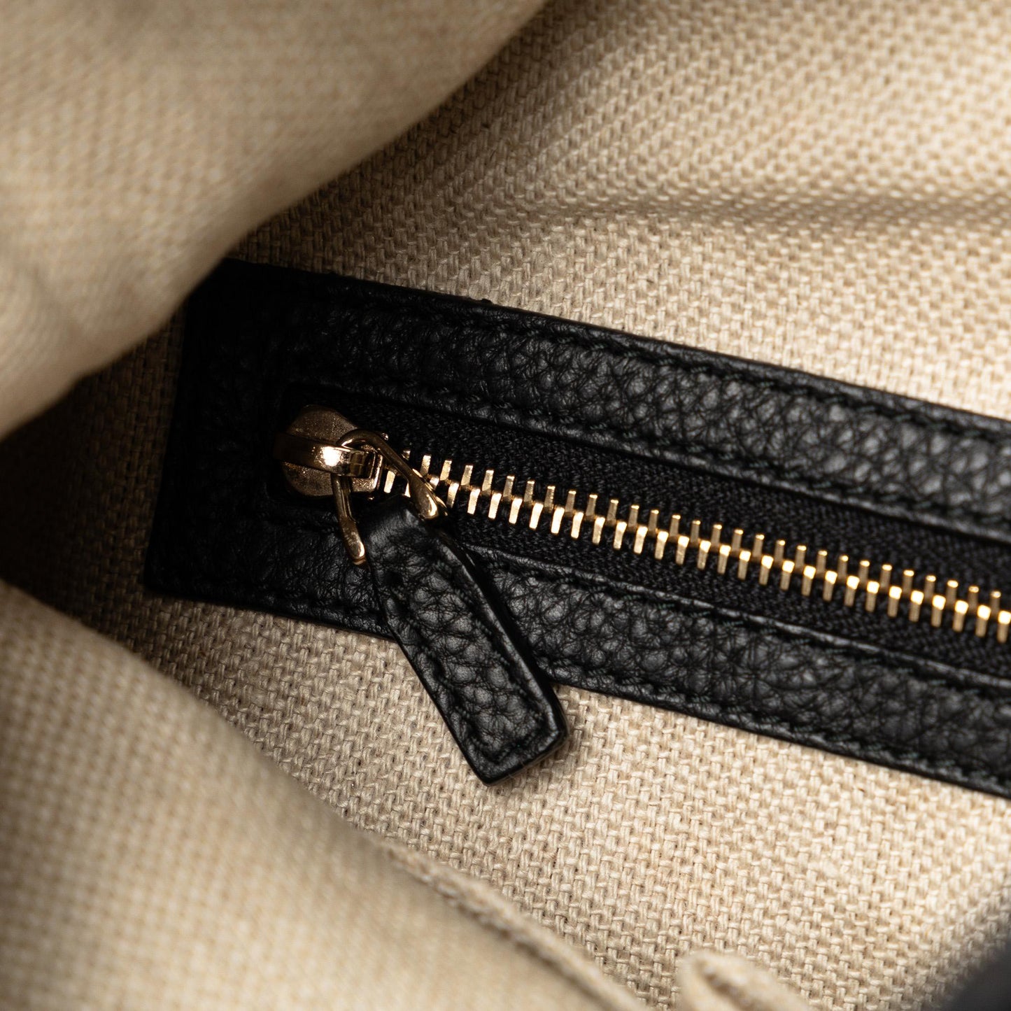 Gucci Medium Marrakech Shoulder Bag (SHG-P2O52U)