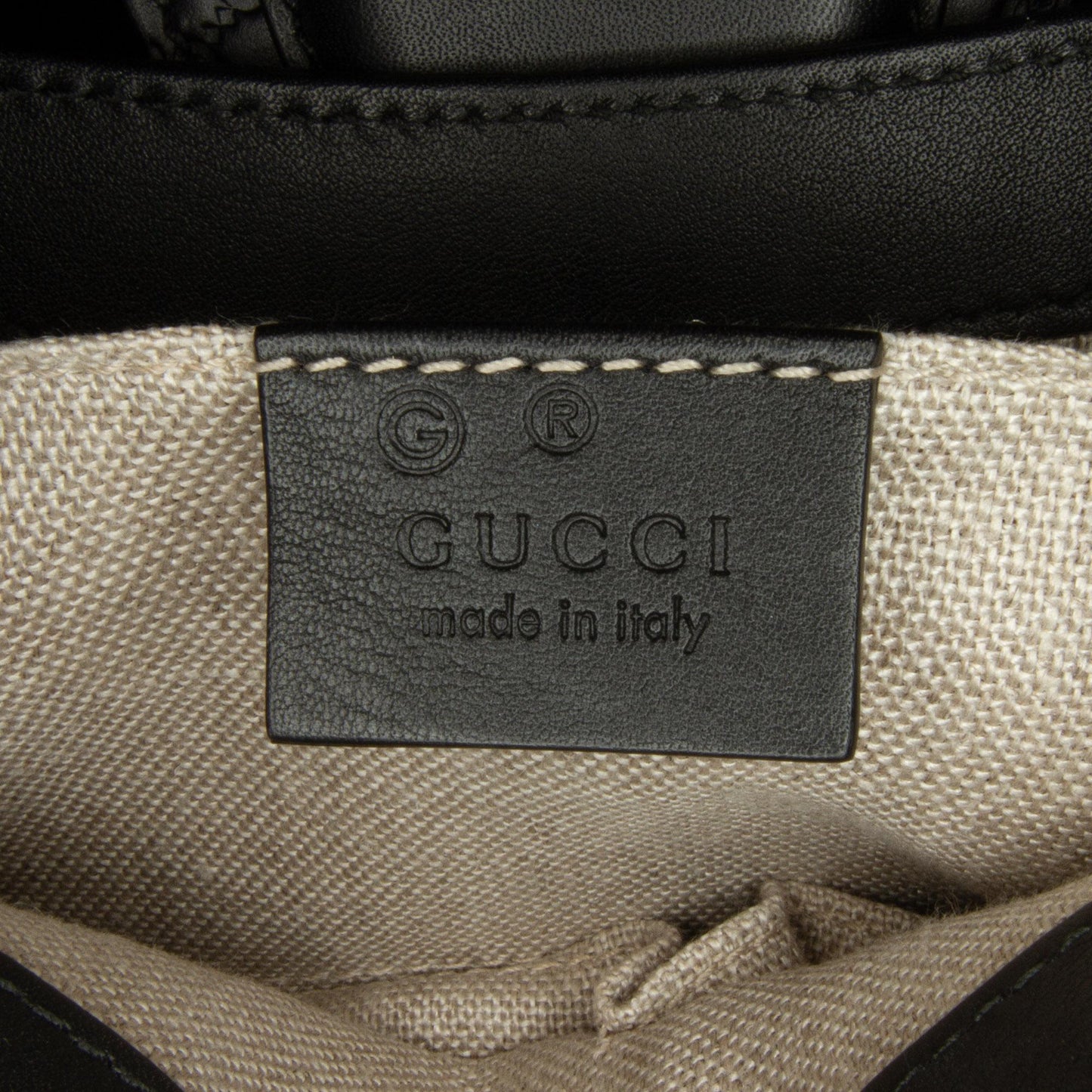 Gucci Medium Microguccissima Emily Shoulder Bag (SHG-l5AjPZ)