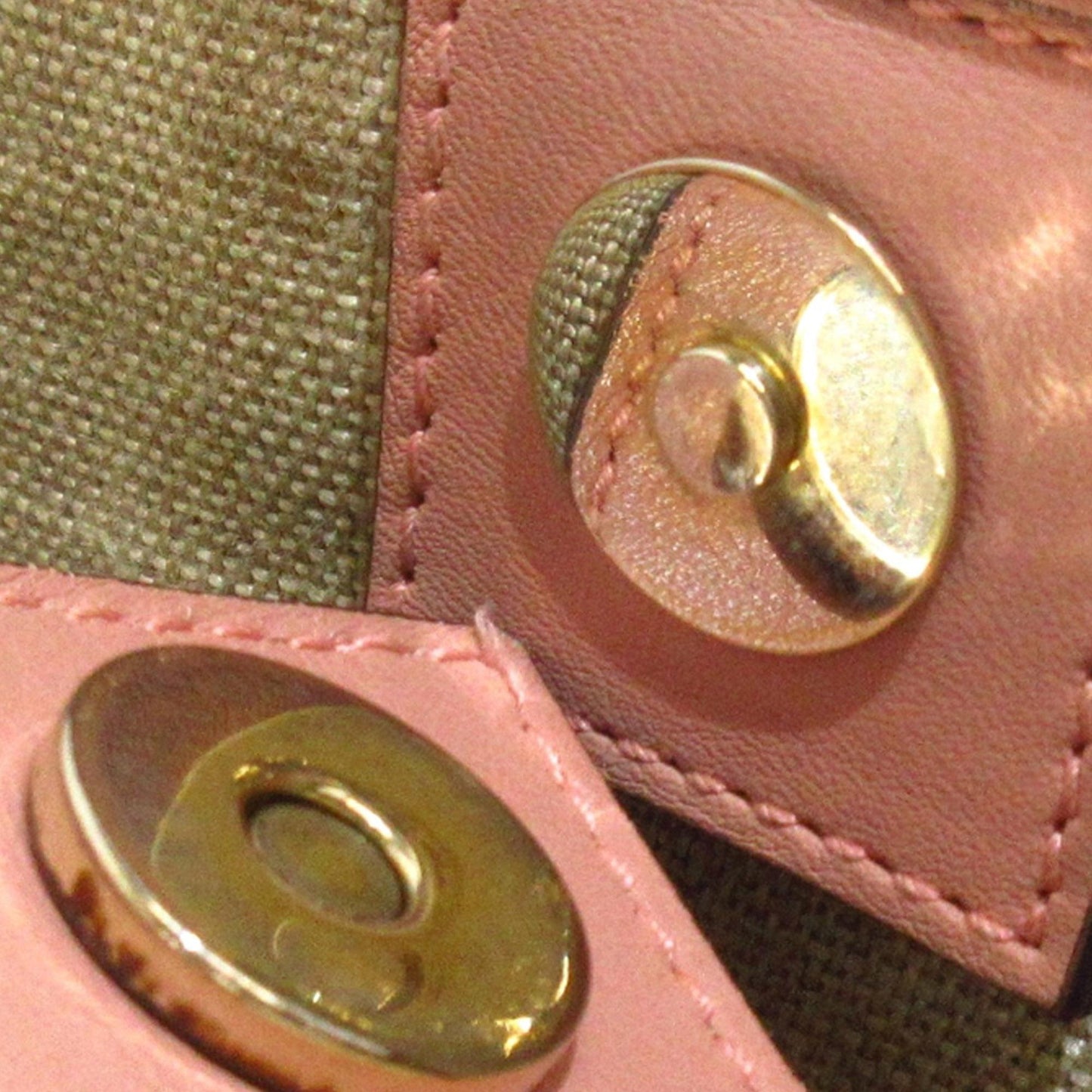 Gucci Medium Microguccissima Joy Tote Bag (SHG-GdRgak)