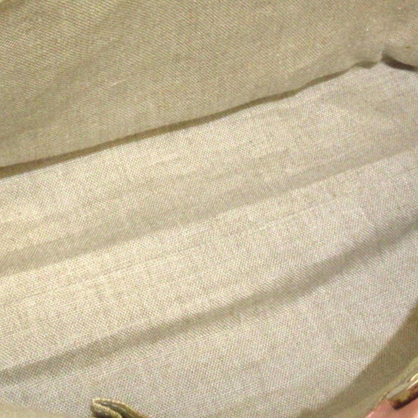 Gucci Medium Microguccissima Joy Tote Bag (SHG-GdRgak)