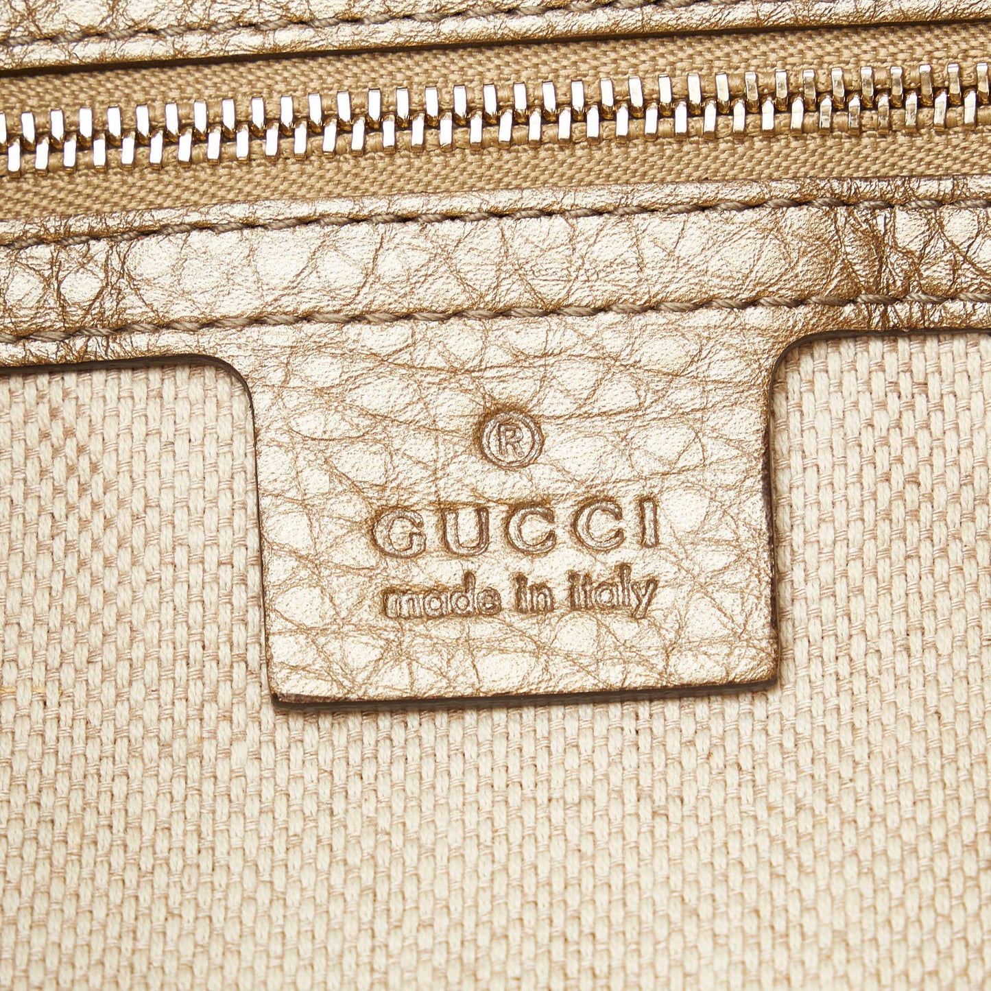 Gucci Medium Soho Chain Tote (SHG-TGOZFu)