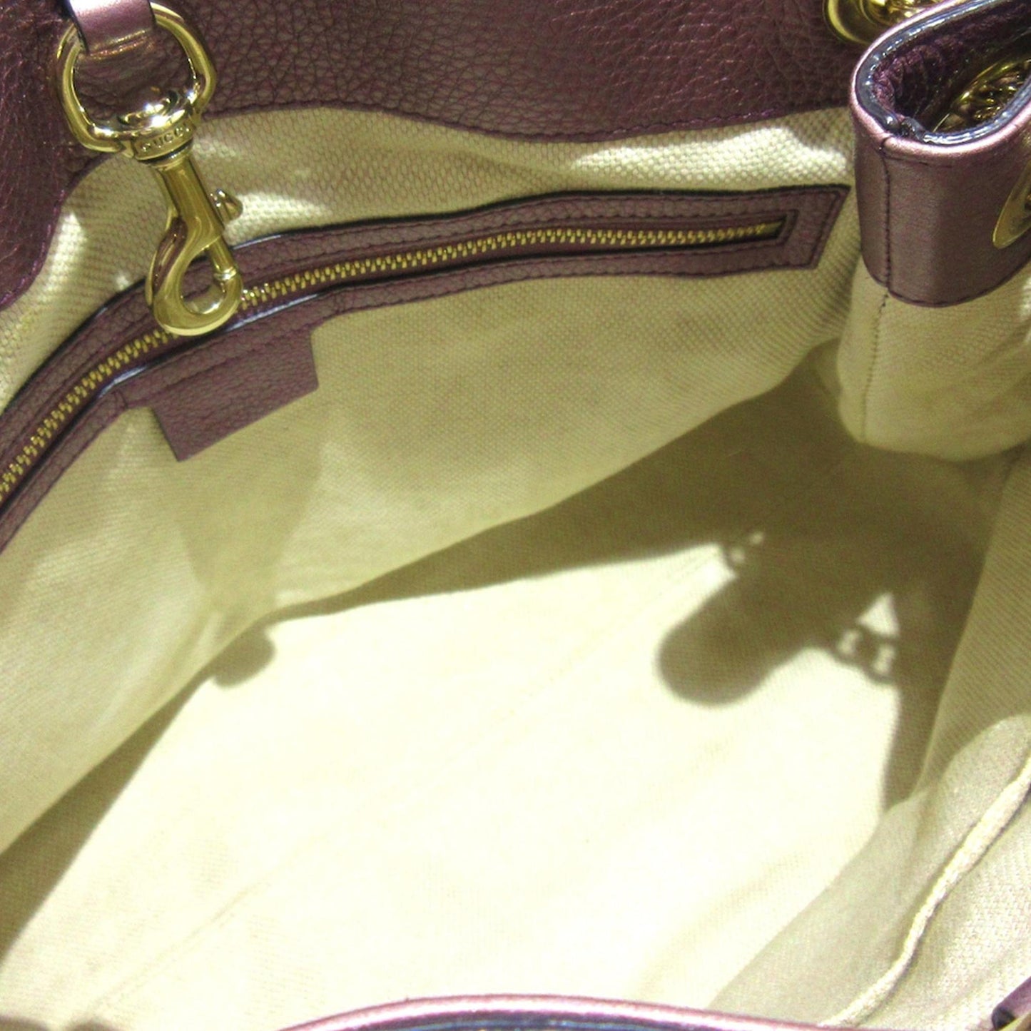 Gucci Medium Soho Chain Tote (SHG-Vjavet)