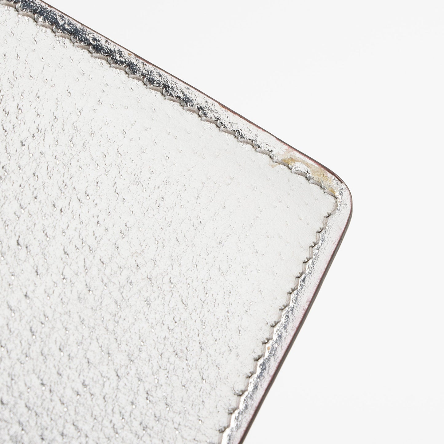 Gucci Metallic Leather Dionysus Super Mini Bag (SHF-PQUwUw)