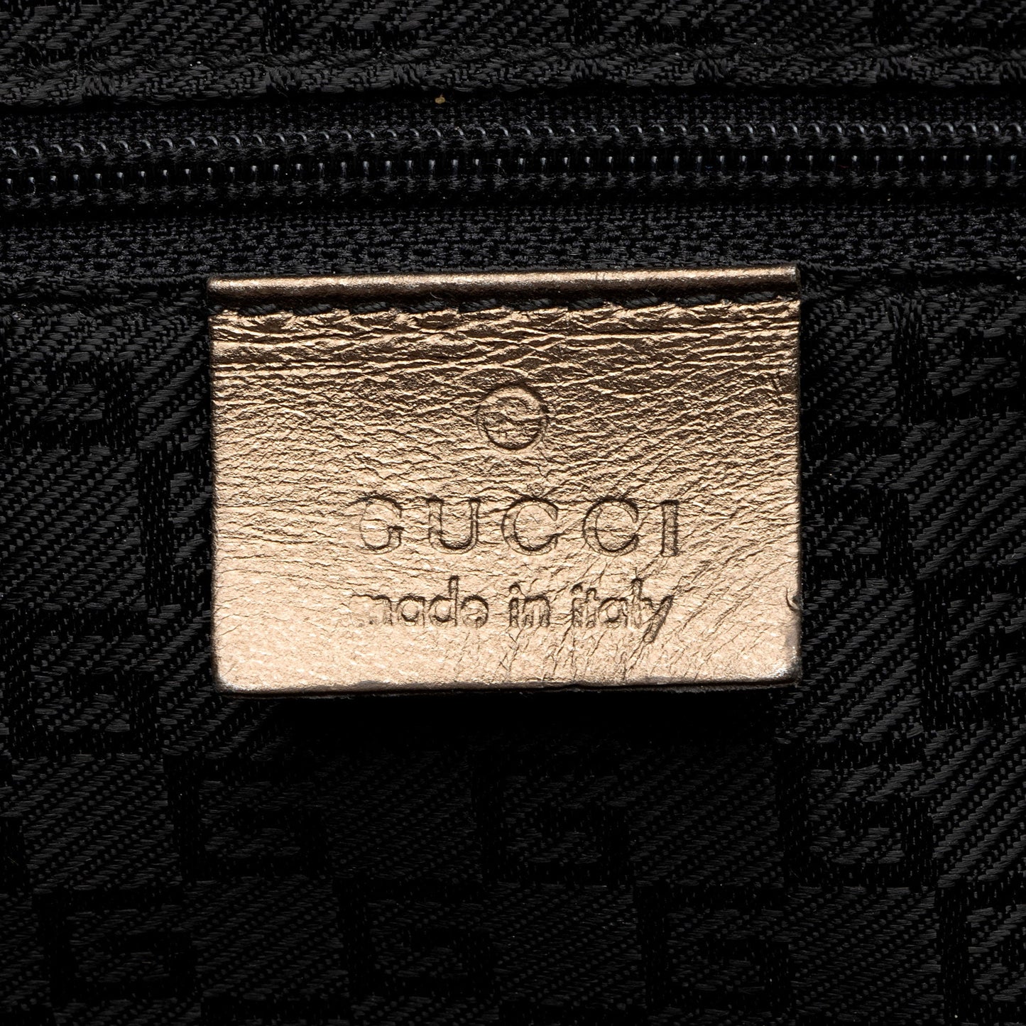 Gucci Metallic Leather Tiger Charm Shoulder Bag (SHF-ltMIAv)