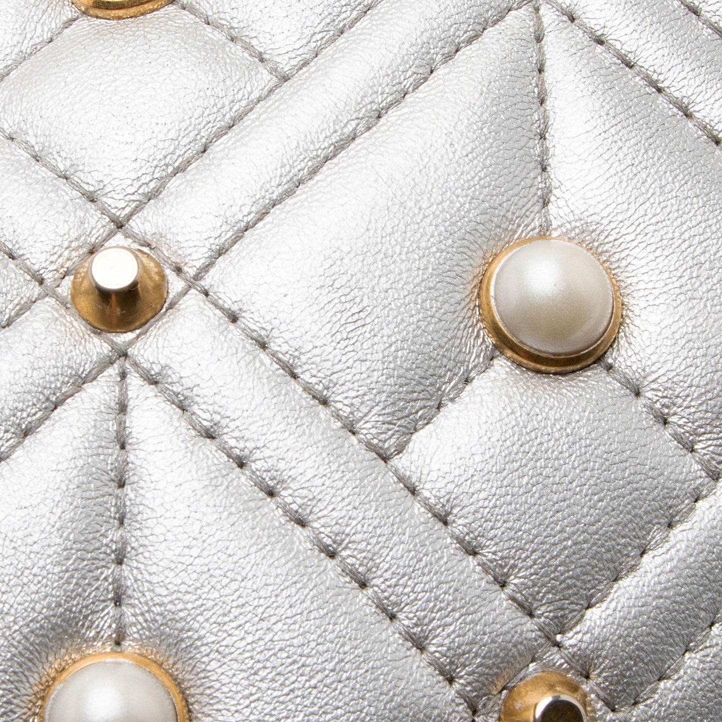Gucci Metallic Matelasse Leather Pearl GG Marmont Mini Flap Bag - FINAL SALE (SHF-ZNLBGf)