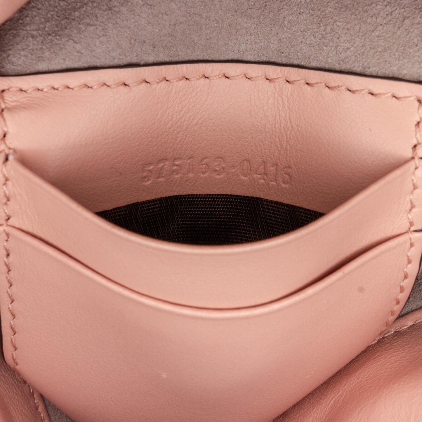 Gucci Mini GG Marmont Matelasse Bucket Bag (SHG-yidCFA)