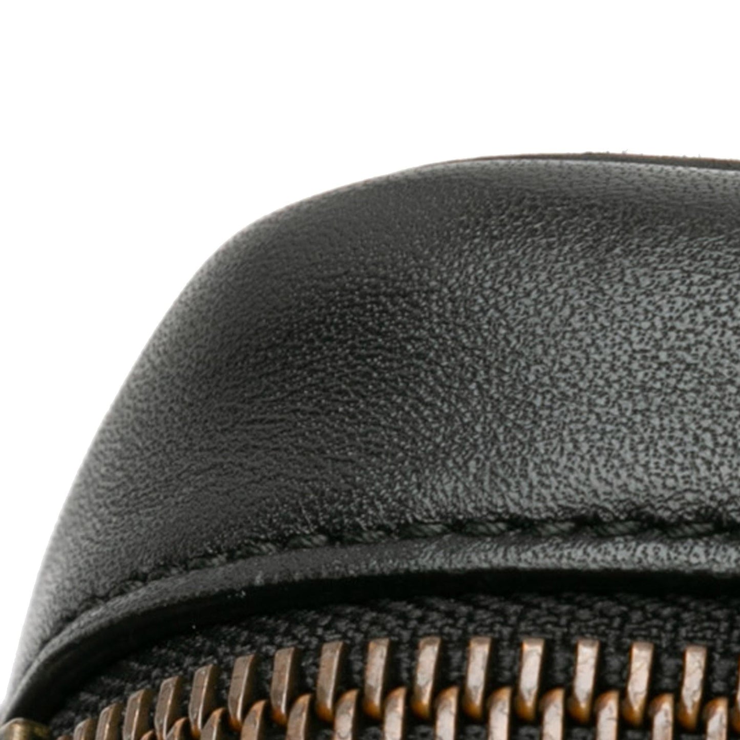 Gucci Mini GG Marmont Matelasse Crossbody Bag (SHG-MNuK5d)