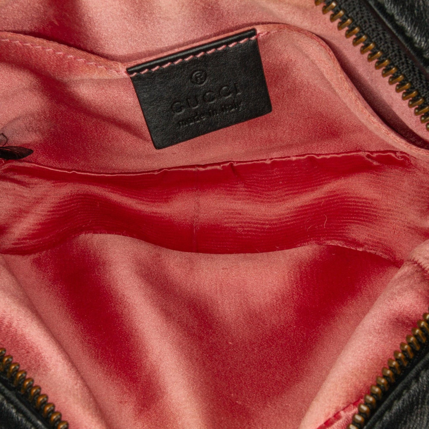 Gucci Mini GG Marmont Matelasse Crossbody Bag (SHG-MNuK5d)