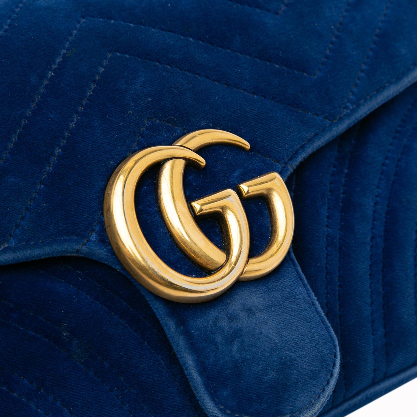 Gucci Mini GG Marmont Matelasse Velvet Crossbody (SHG-J4w2zv)