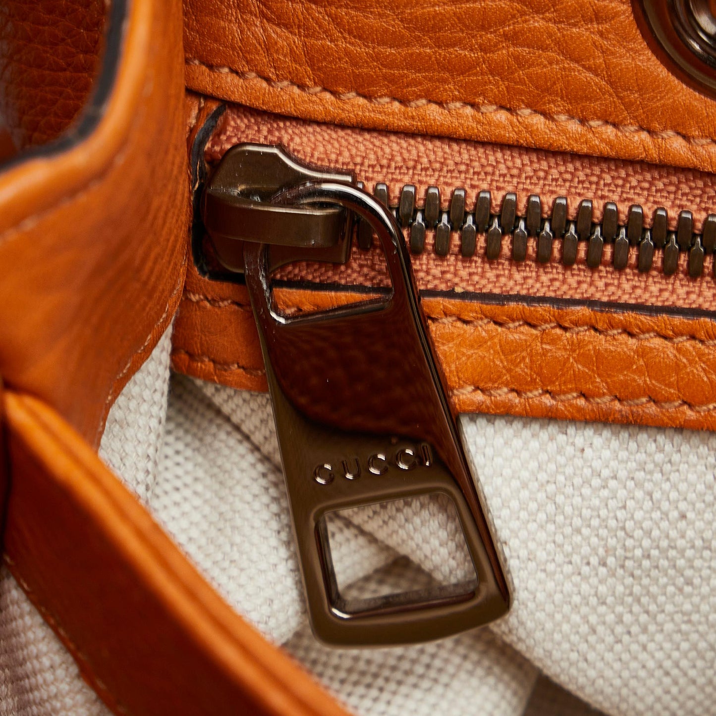 Gucci Small Bamboo Shopper (SHG-dlzpl4)
