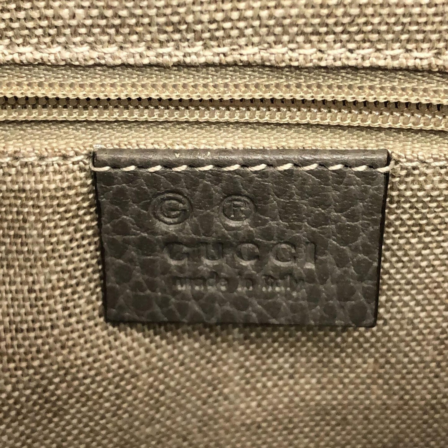 Gucci Small Dollar Calf Interlocking G Top Handle (SHG-XhsO8p)