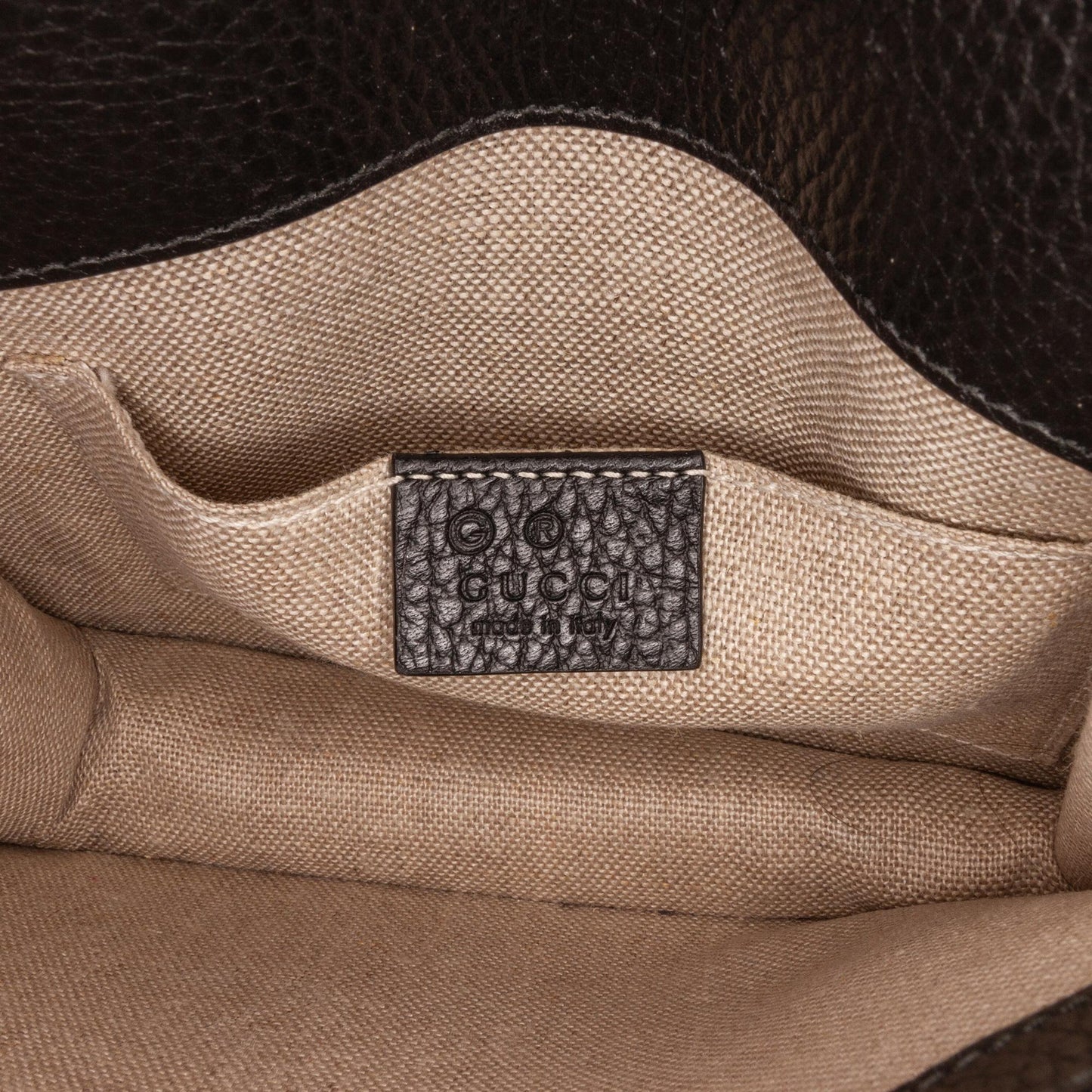 Gucci Small Dollar Interlocking G Crossbody (SHG-v0CaUw)
