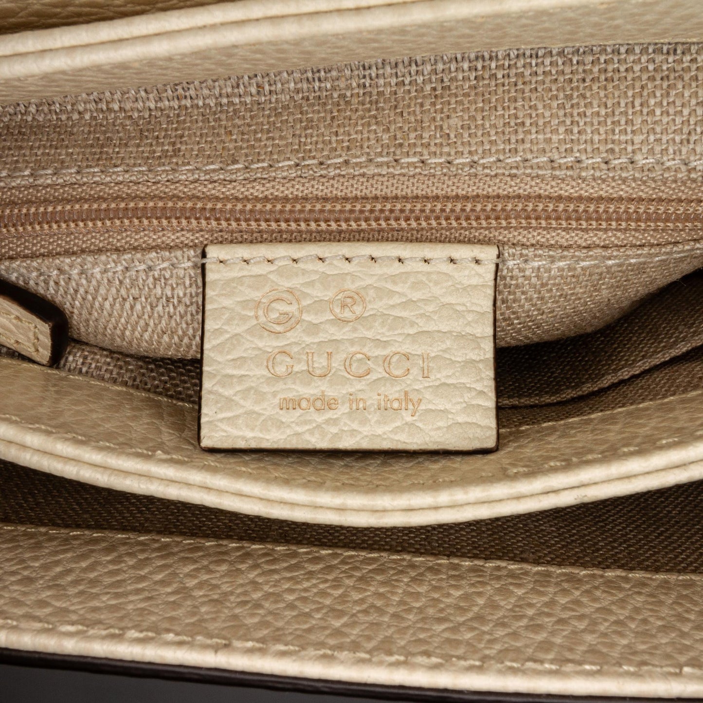 Gucci Small Dollar Interlocking G (SHG-cR7fdl)