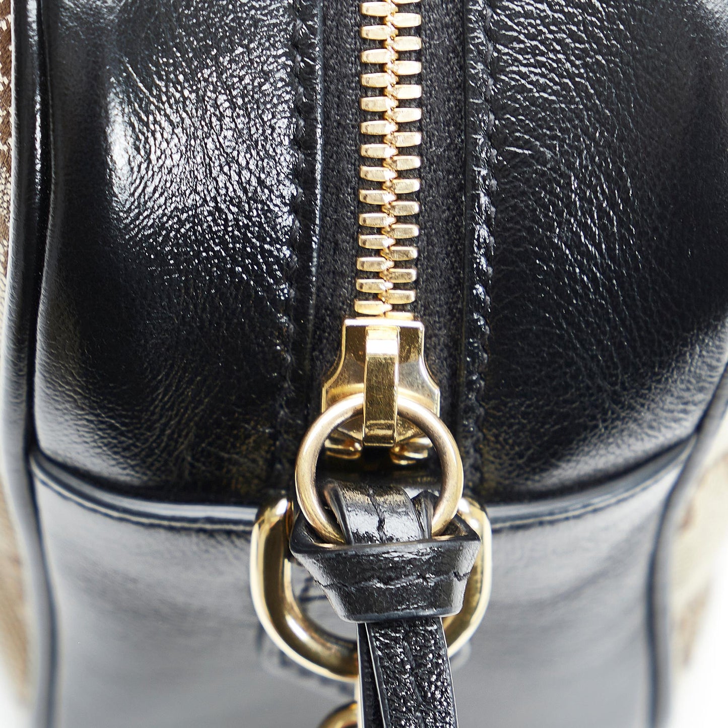 Gucci Small GG Canvas Marmont Crossbody (SHG-dW81JW)