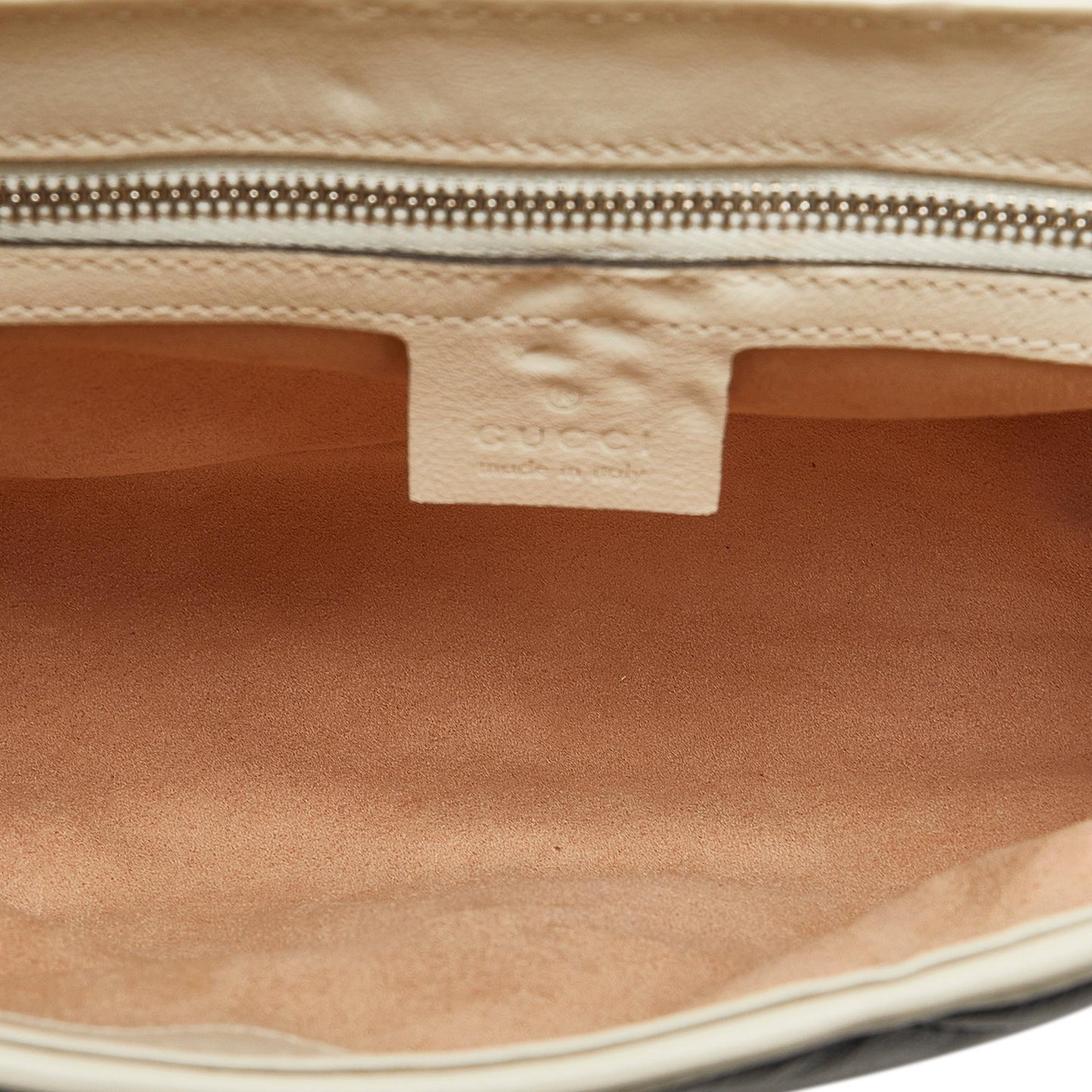 Gucci Small GG Marmont Matelasse Crossbody Bag (SHG-gXACgT)